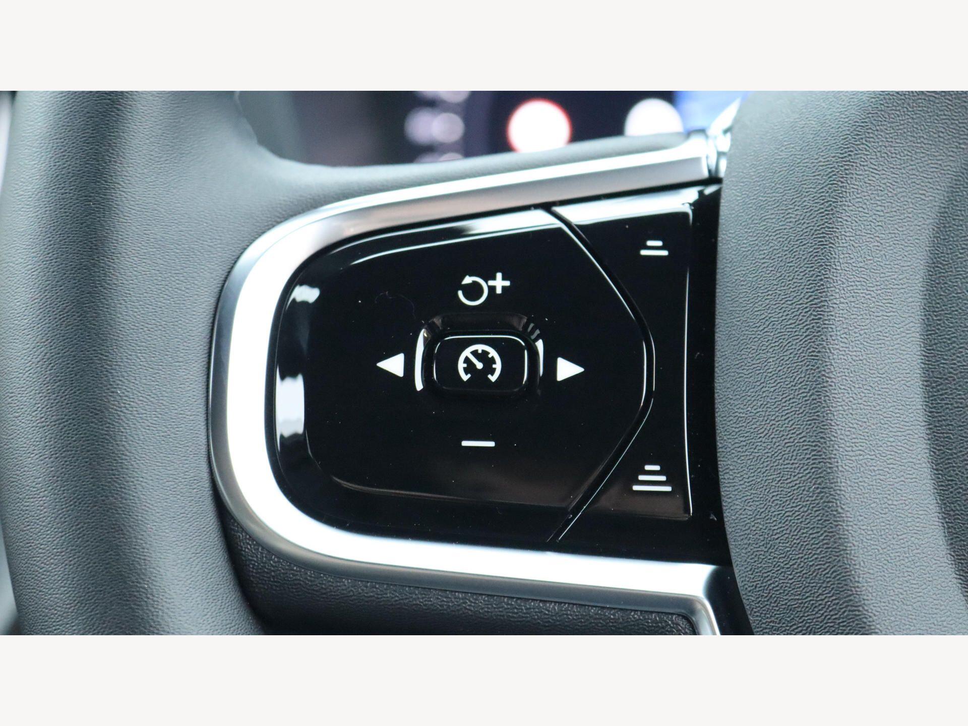 Volvo XC60 view 22