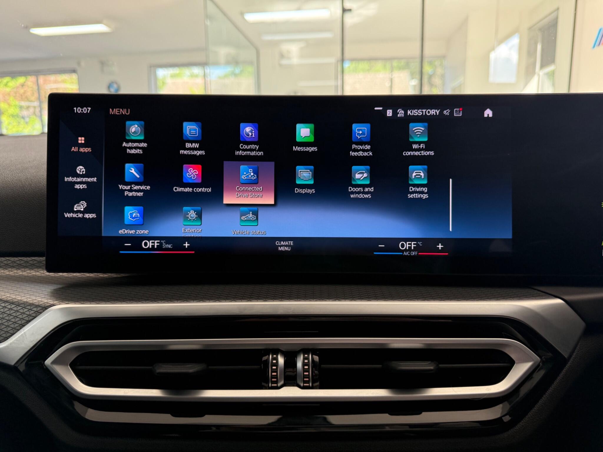 BMW 3 Series view 18