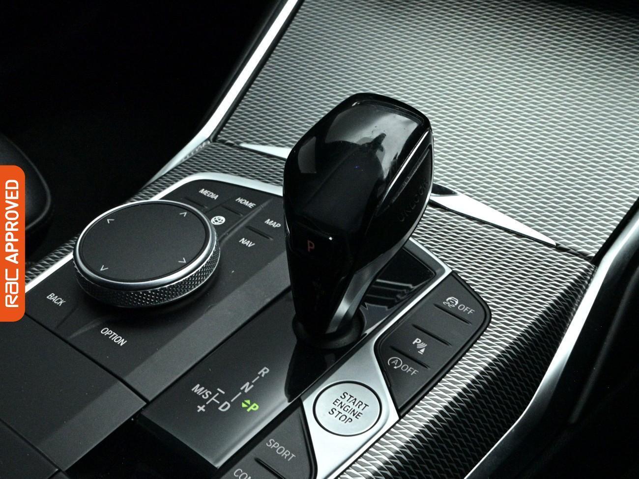 BMW 3 Series view 18
