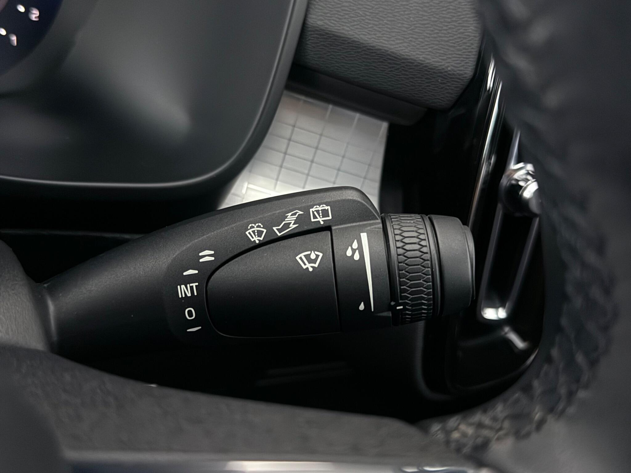 Volvo XC40 view 19