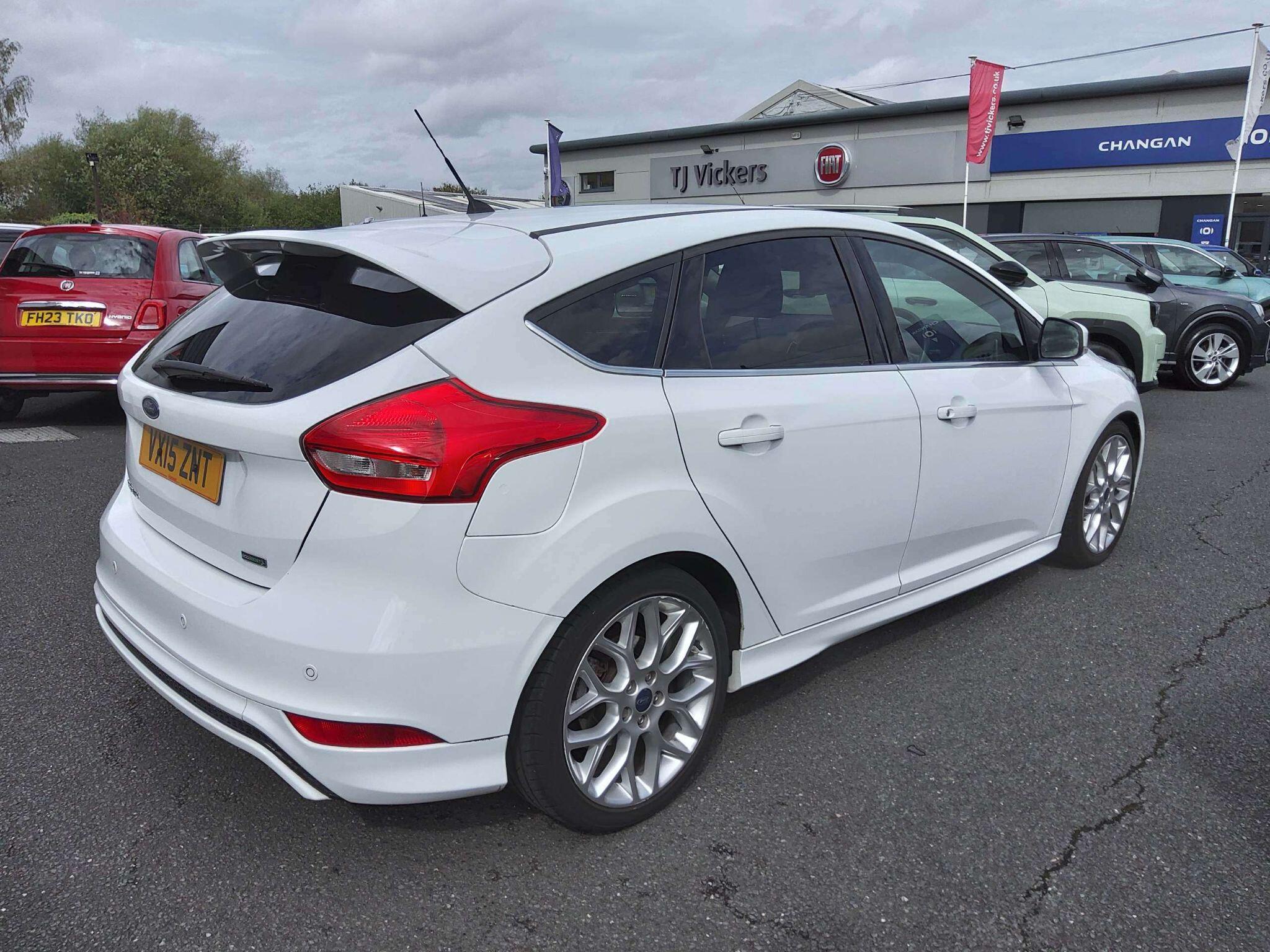 Ford Focus view 6