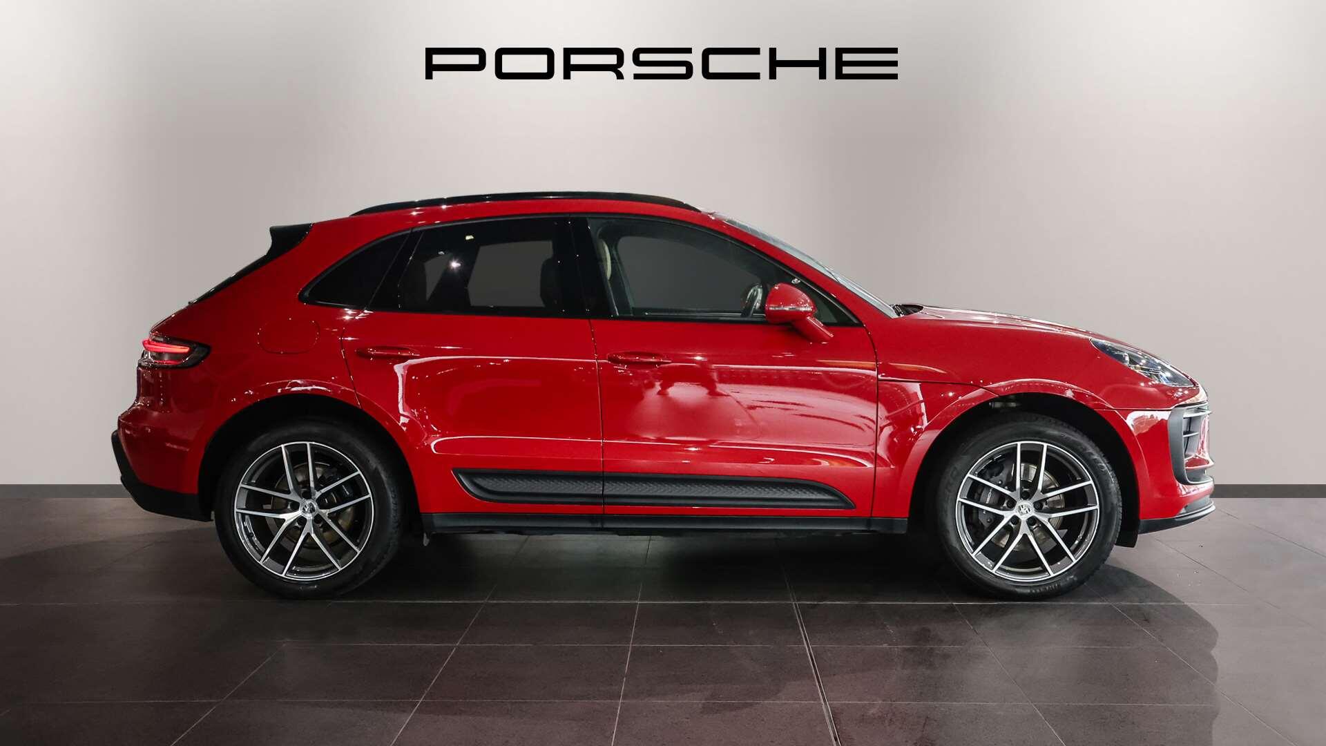 Porsche Macan view 7