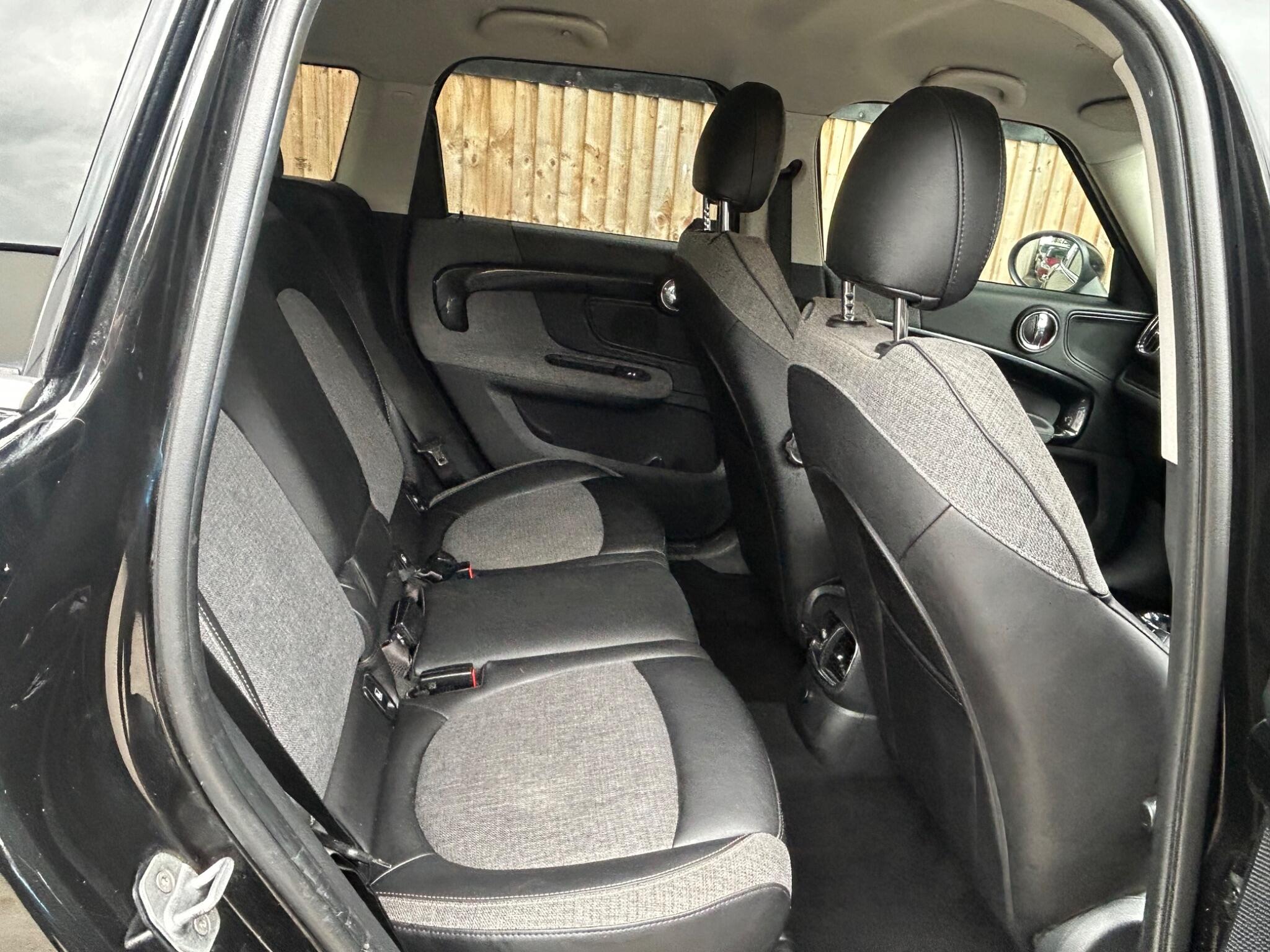 Mini Countryman view 38