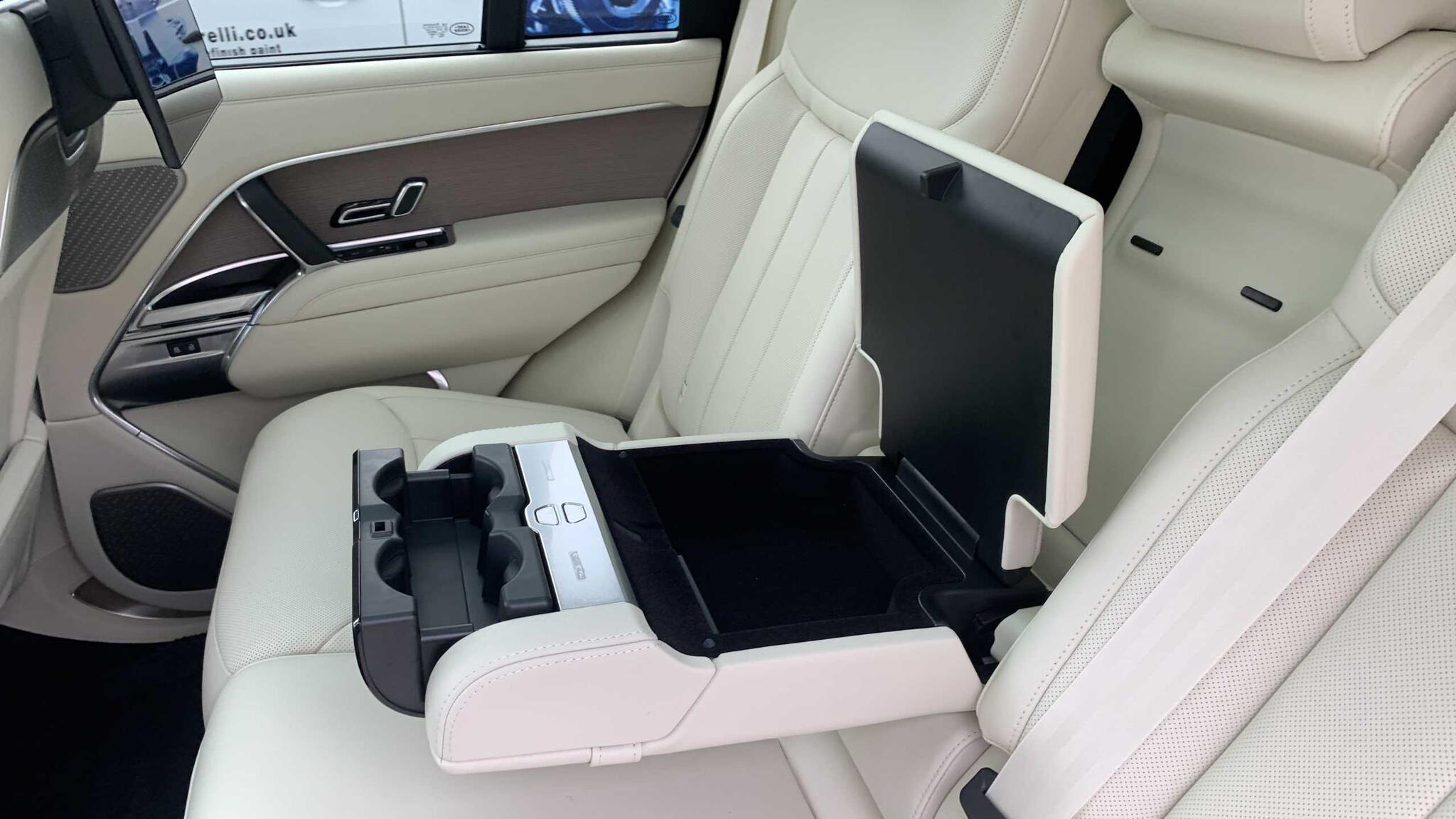 Land Rover Range Rover view 31