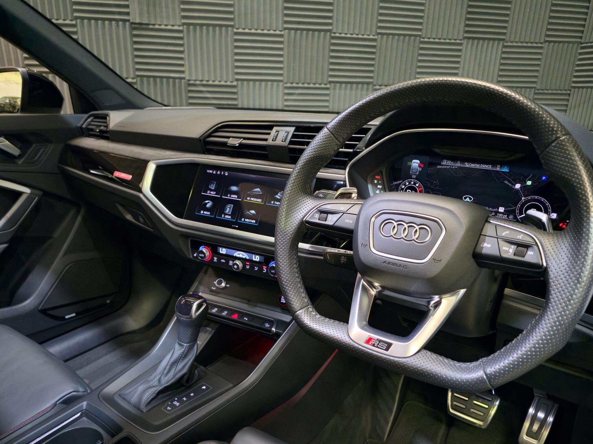 Audi RS Q3 view 21
