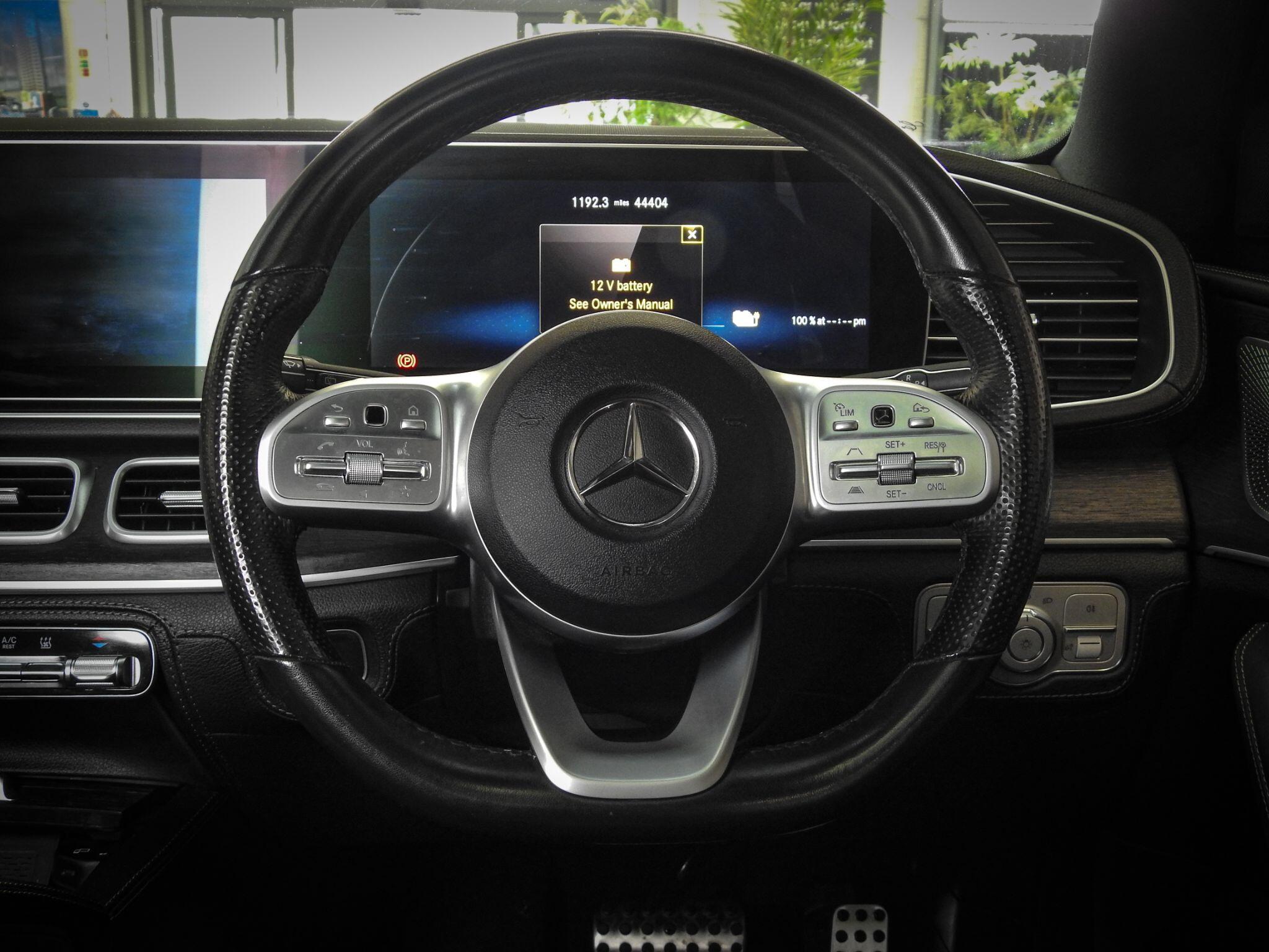 Mercedes-Benz Gle view 26