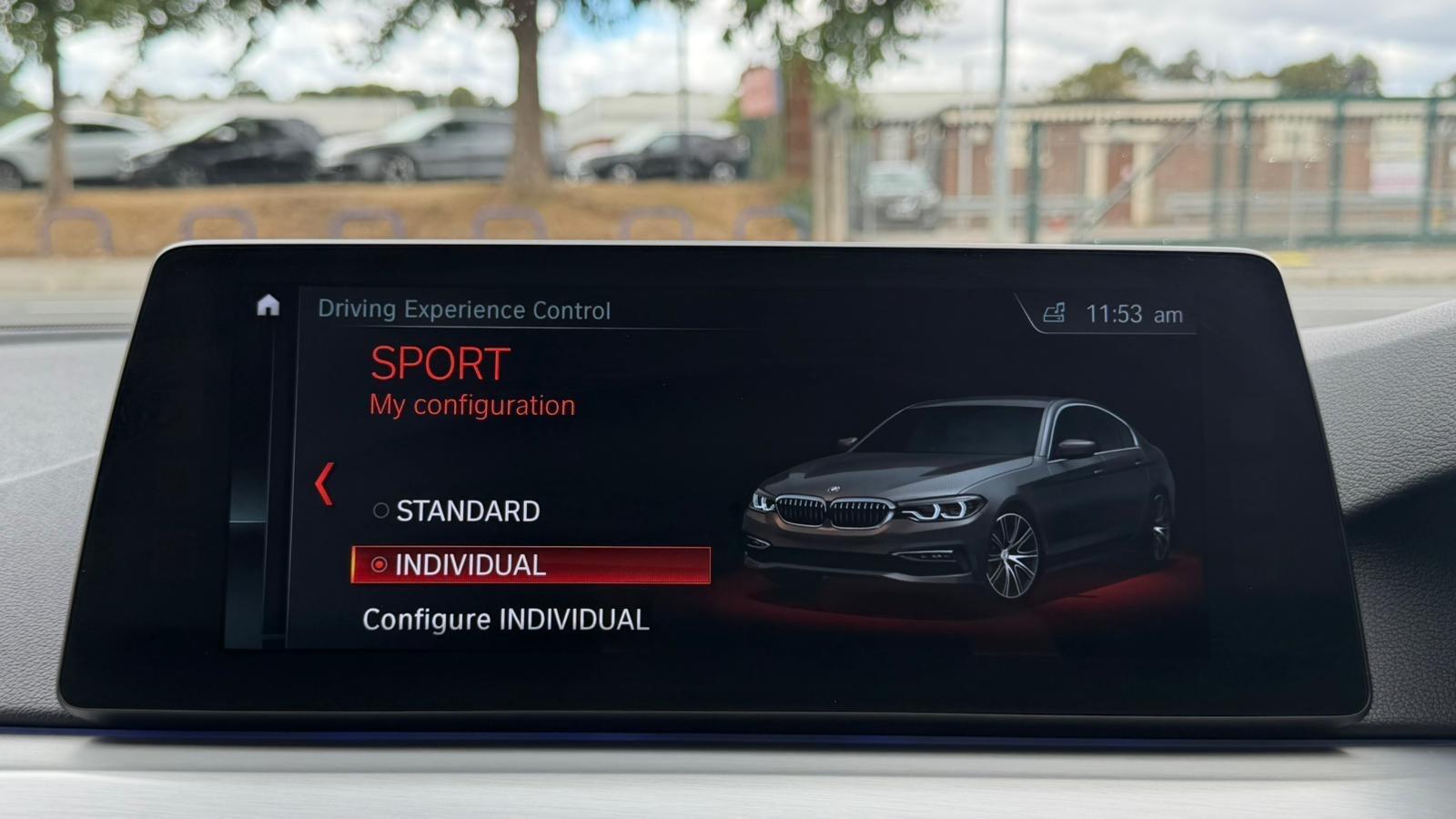 BMW 5 Series view 19