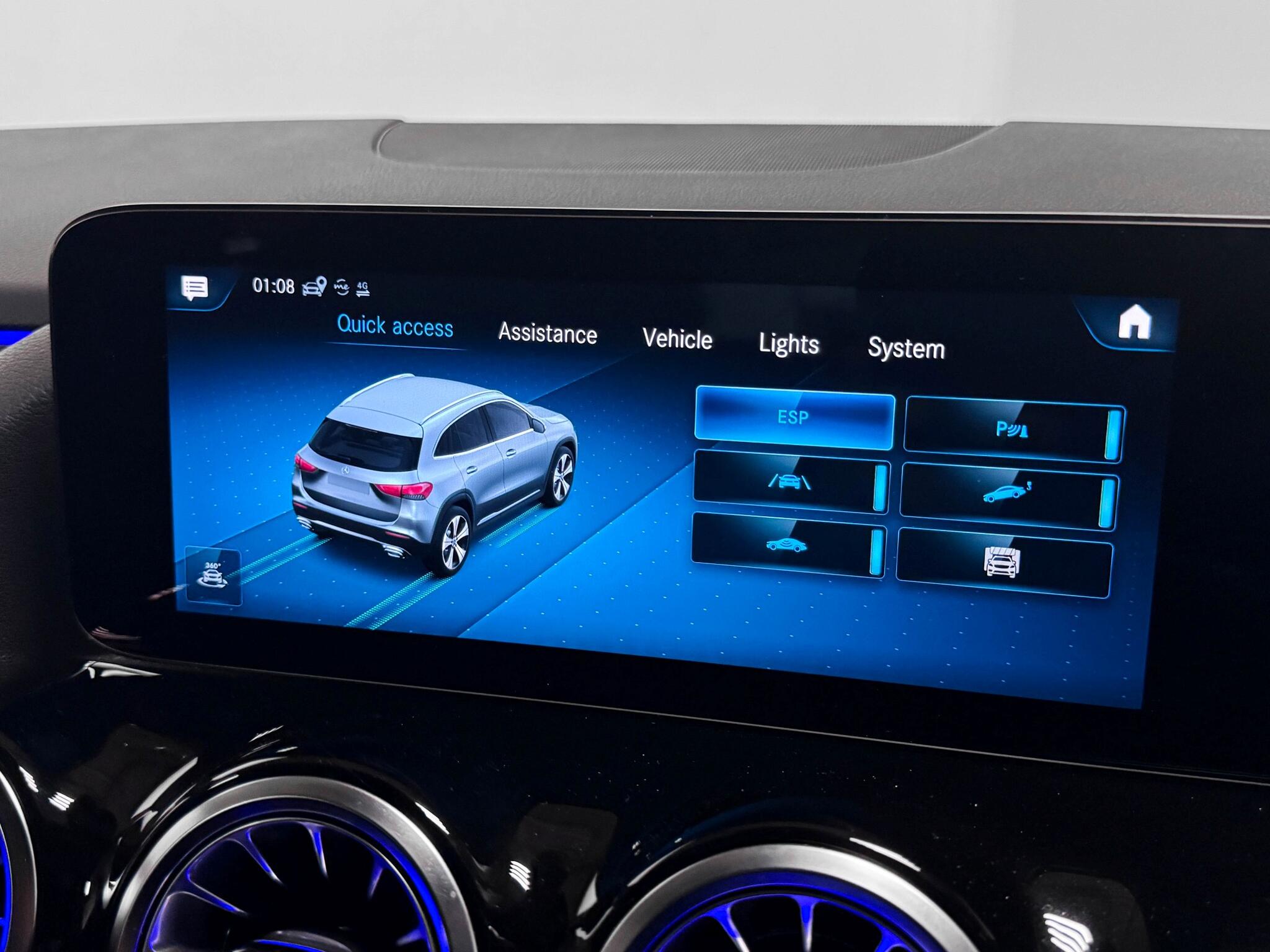 Mercedes-Benz Gla view 53