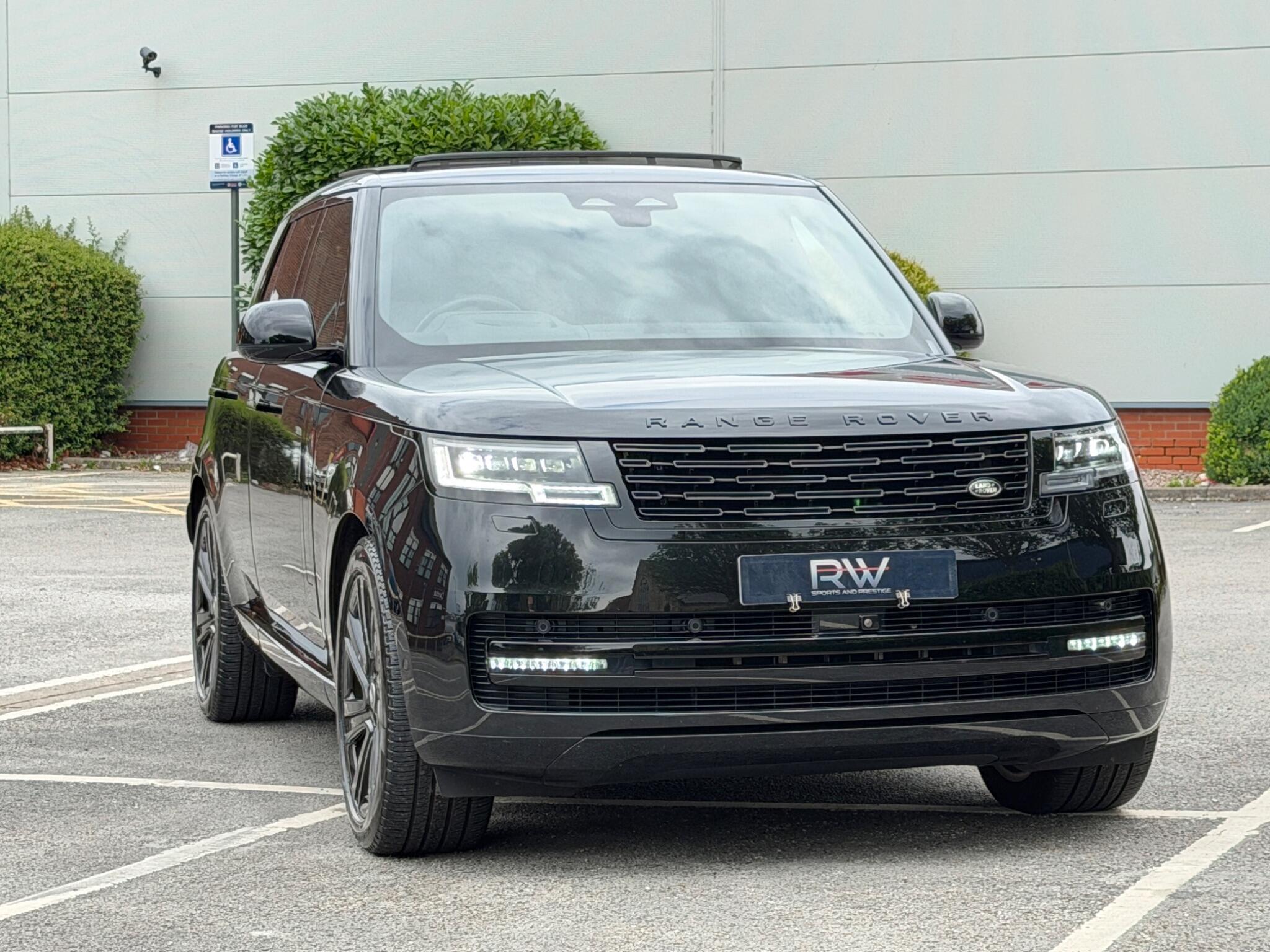 Land Rover Range Rover view 4
