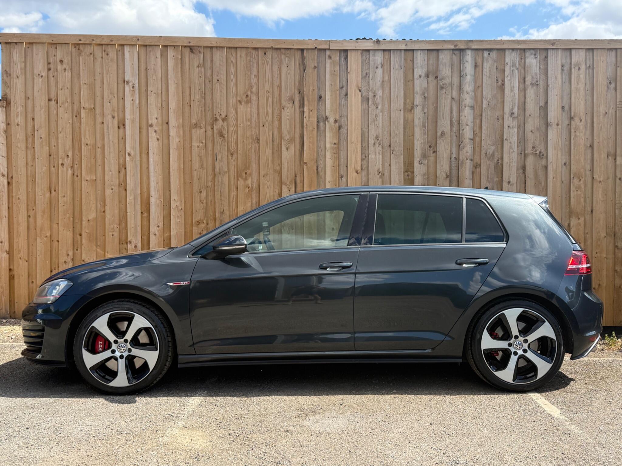 Volkswagen Golf view 12