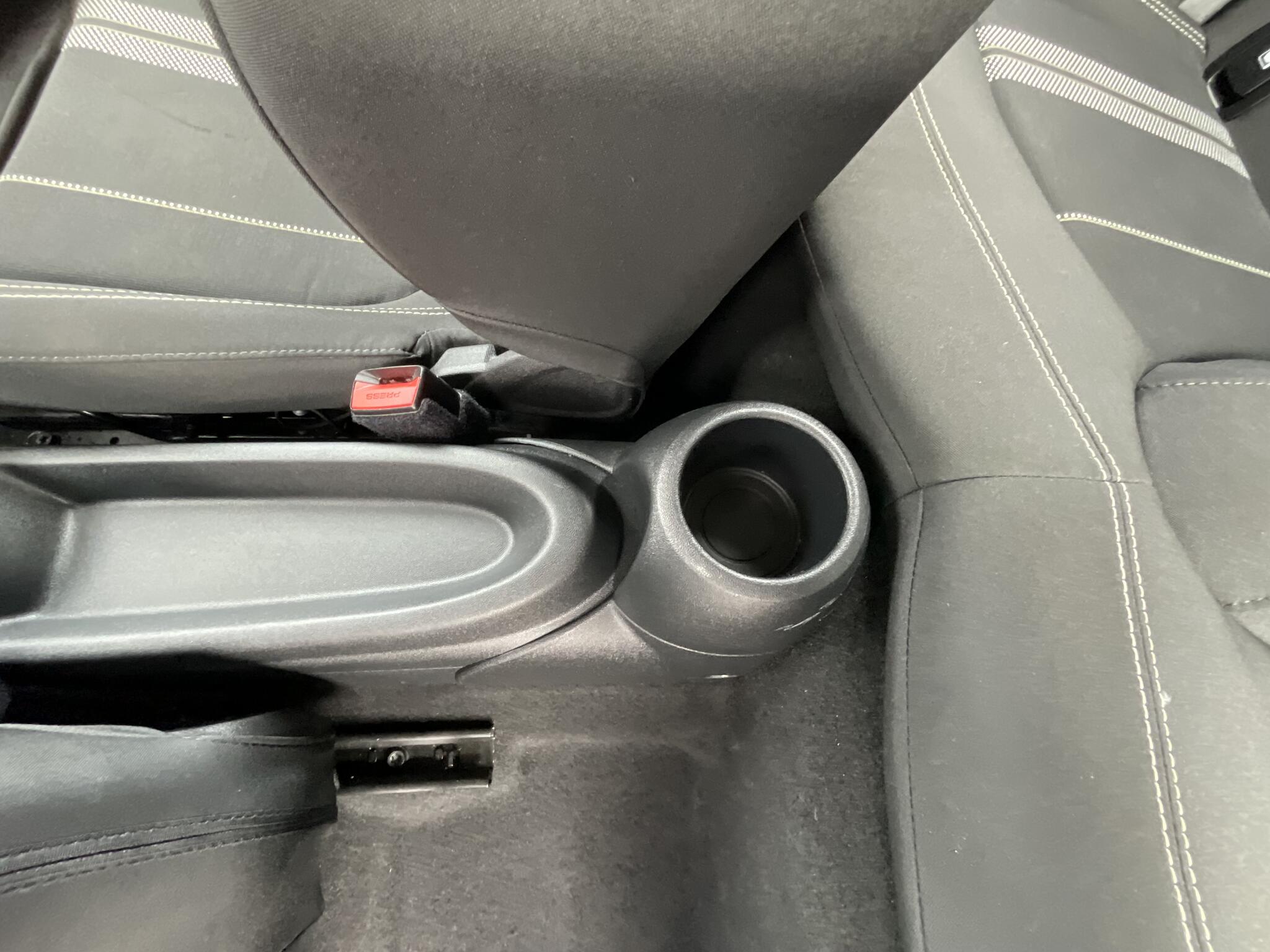 Mini Hatch view 14