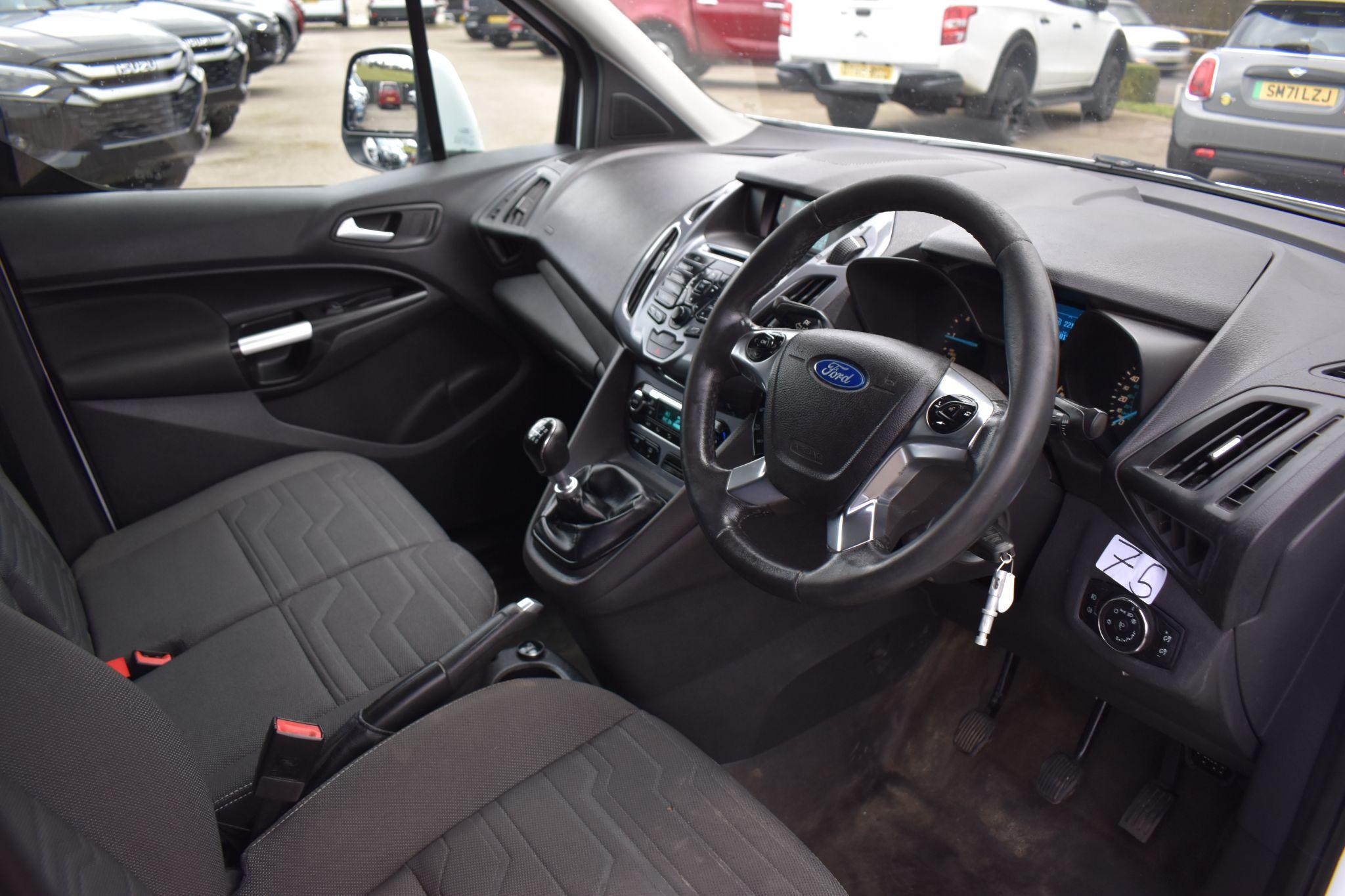 Transit Connect - 1.6 TDCi 200 Limited L1 H1 5dr - Image 28