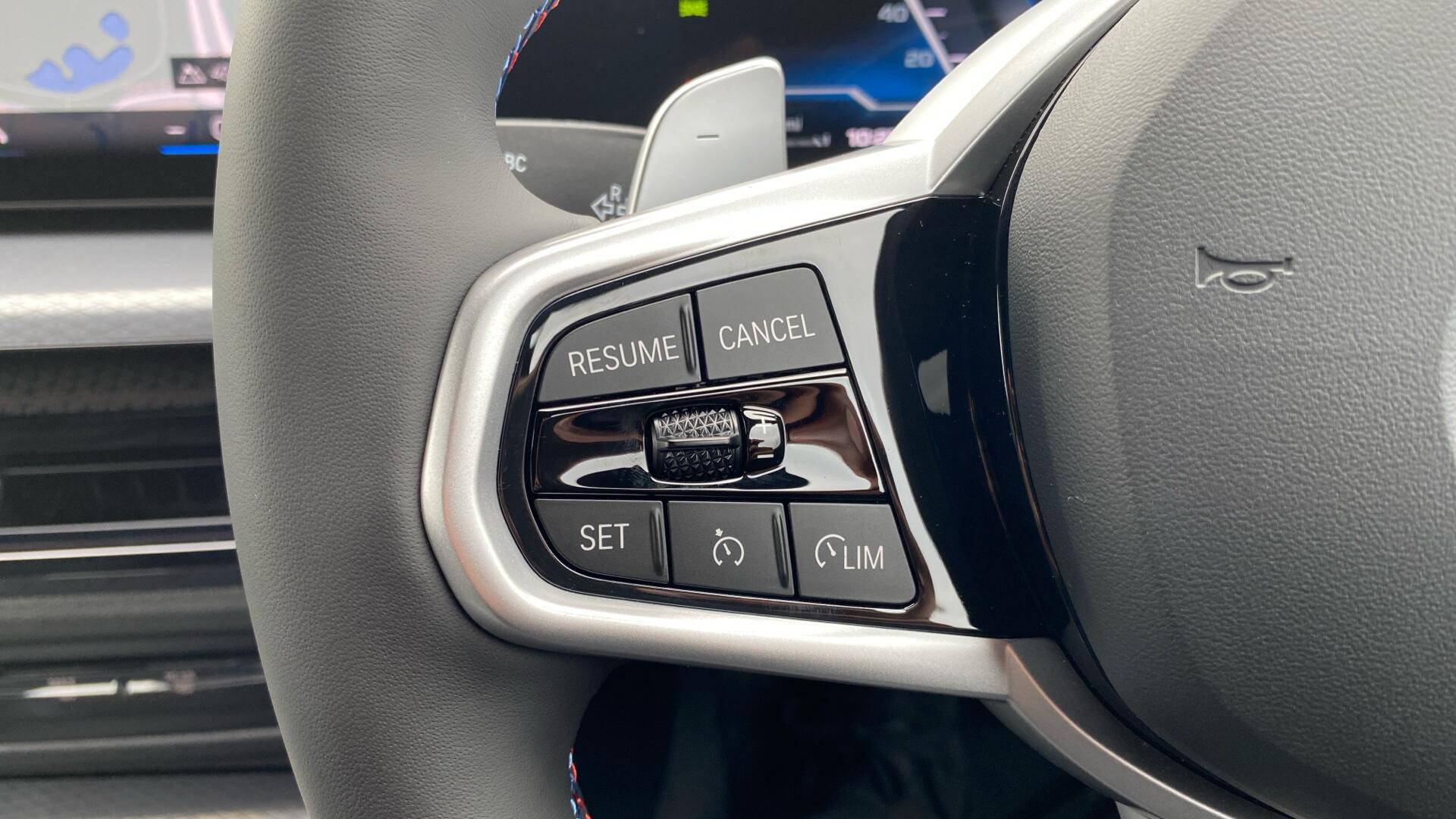 BMW 3 Series view 17