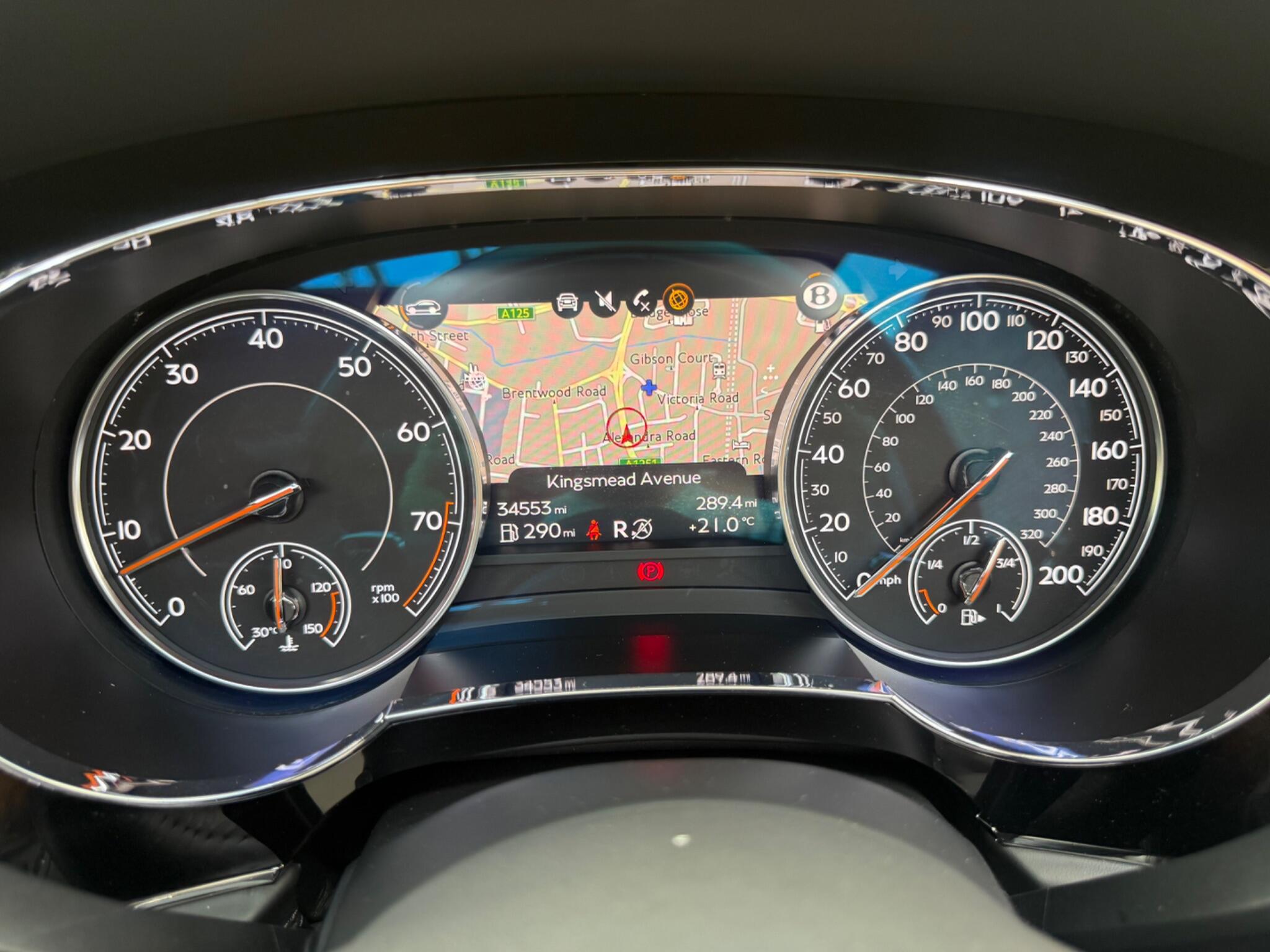 Bentley Bentayga view 28