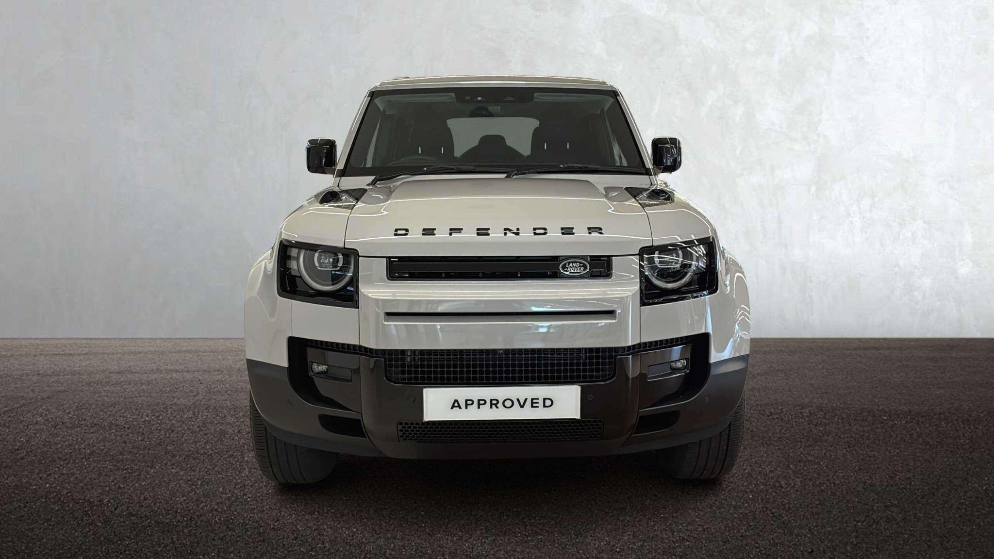 Land Rover Defender view 37