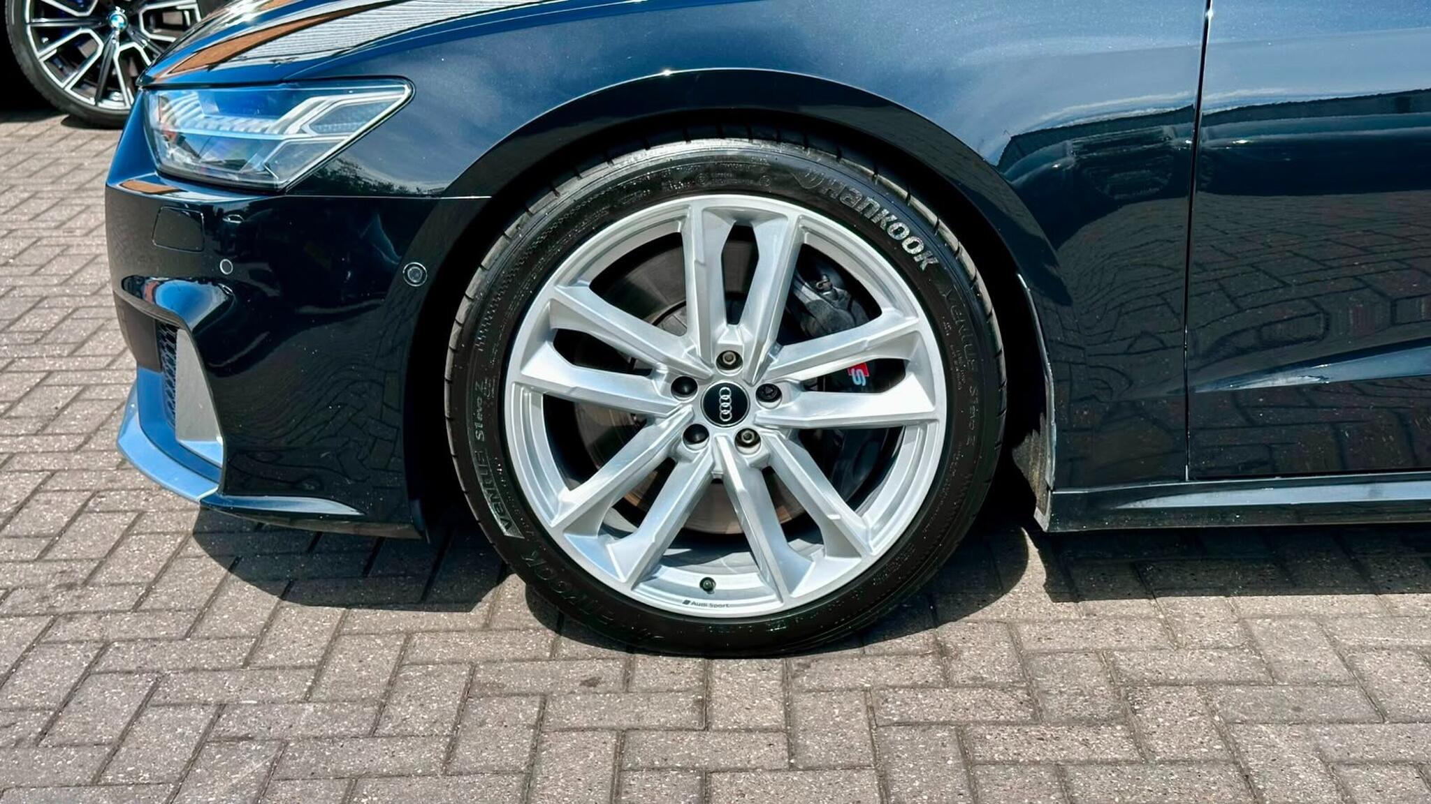 Audi Audi S7 view 10