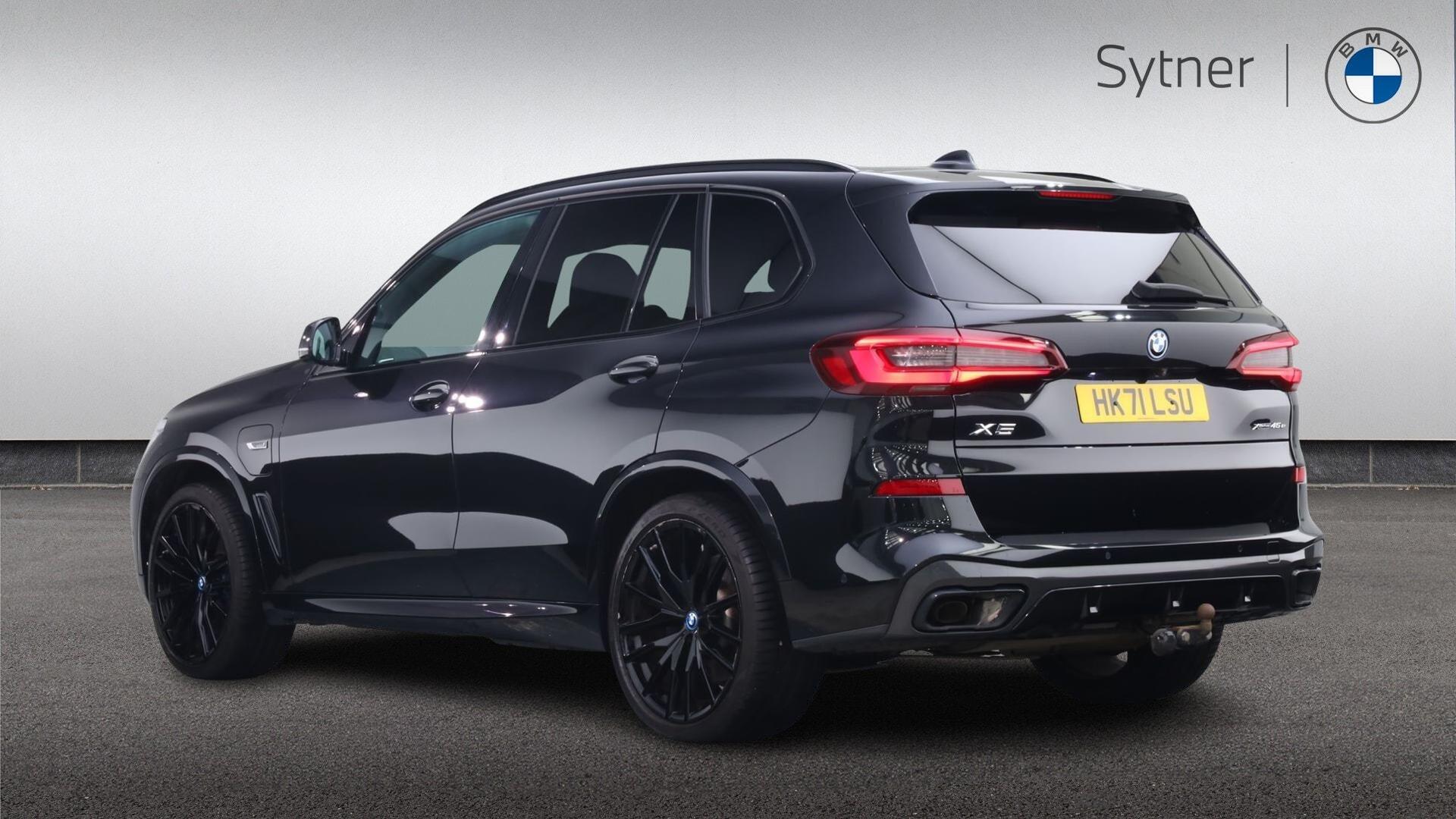 BMW X5 view 2