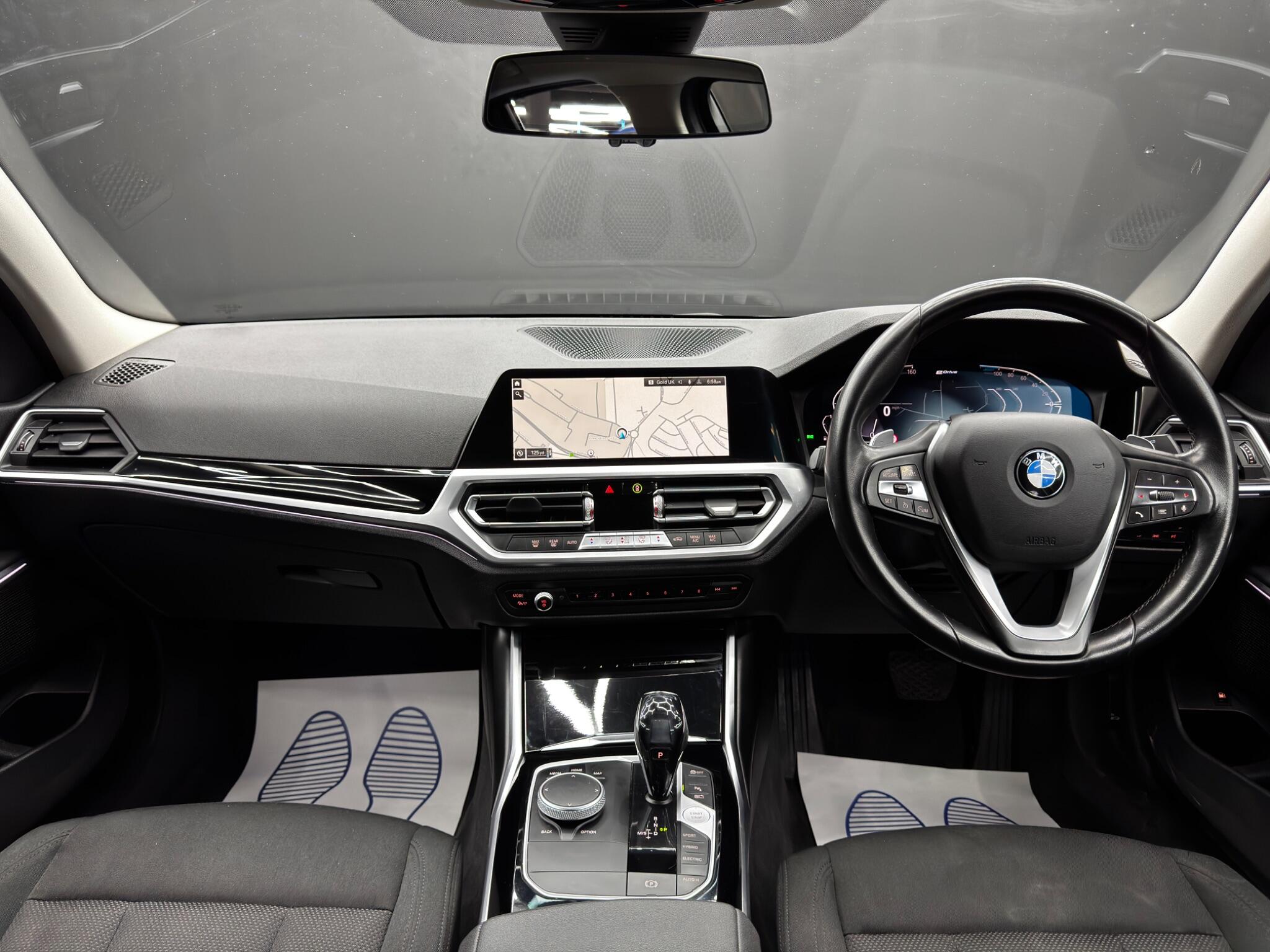 BMW 3 Series view 10