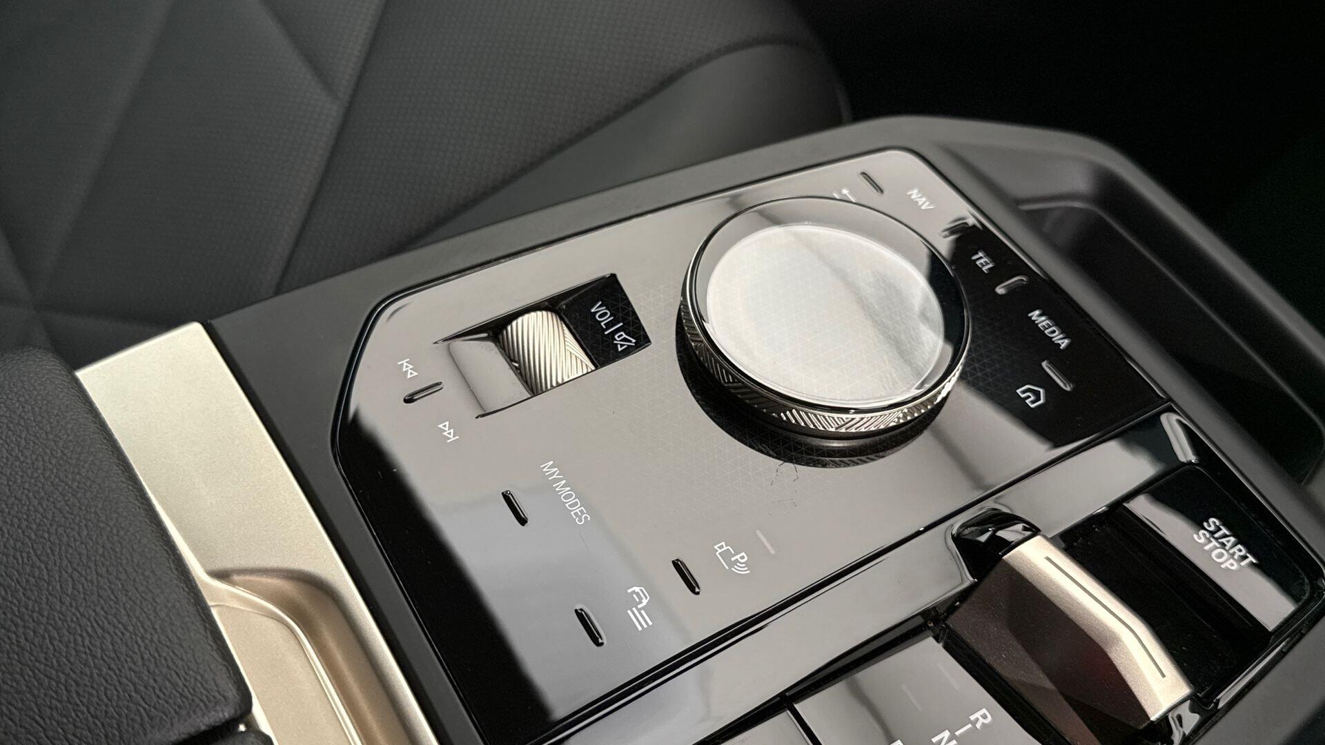 BMW Ix view 19