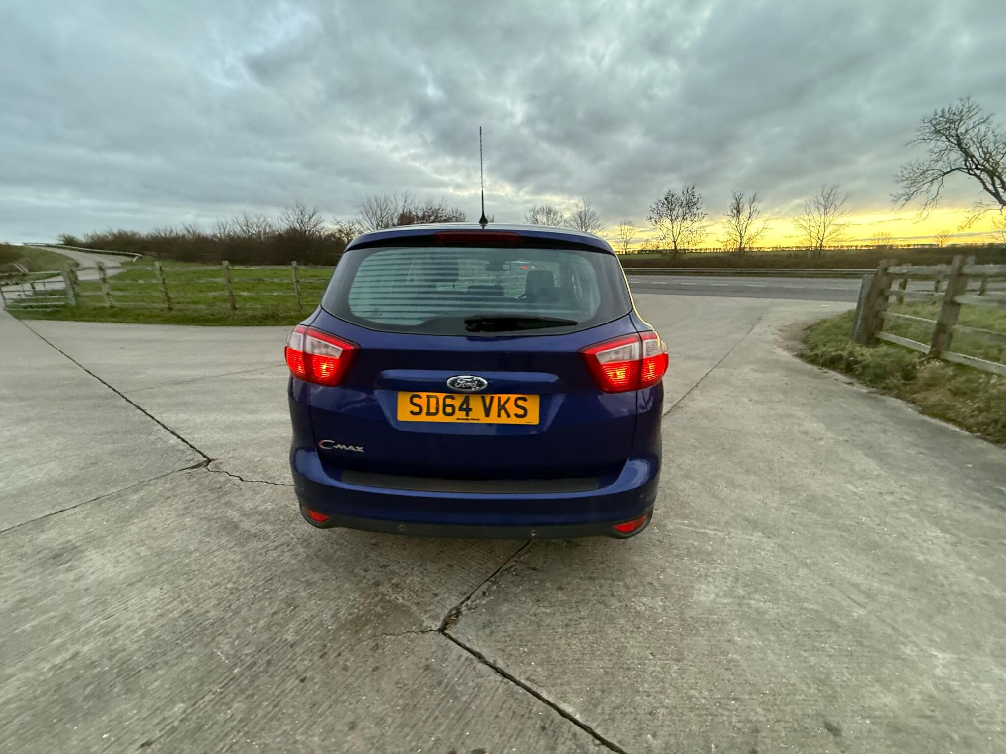 Ford C-Max 1.6 TDCi Titanium Euro 5 5dr — photo 23 of 104