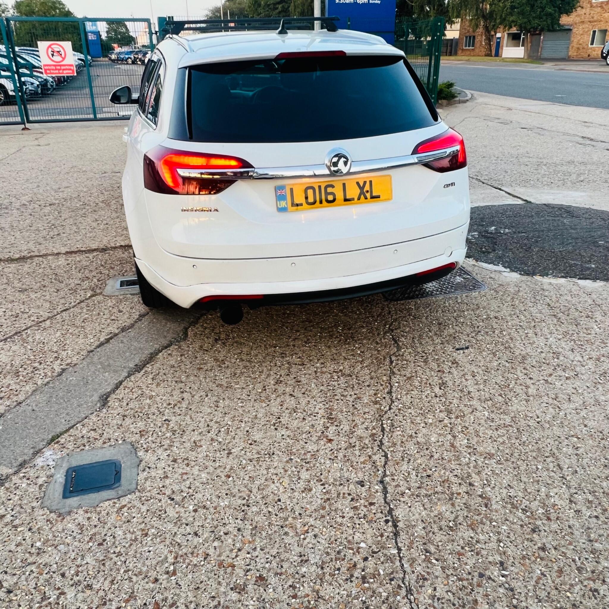 Vauxhall Insignia view 9