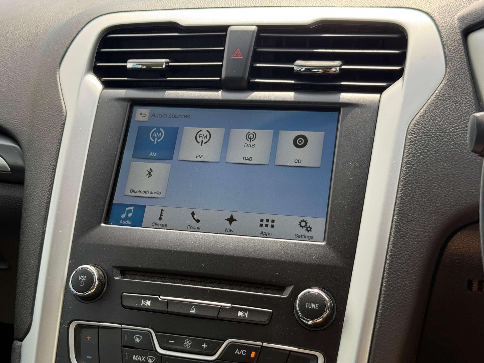 Ford Mondeo view 59