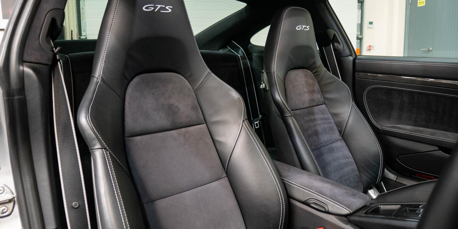 Porsche 911 view 15