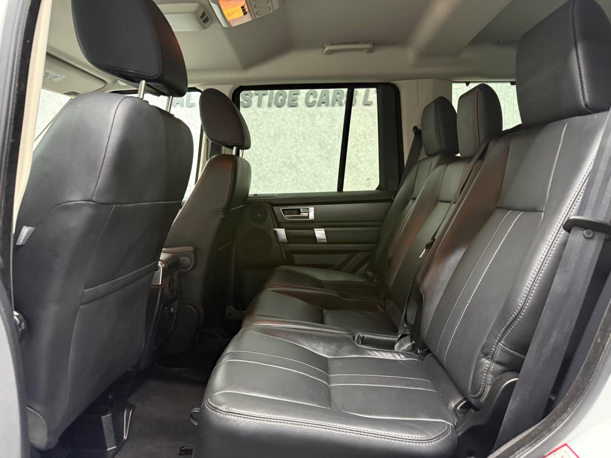 Land Rover Discovery 4 view 11