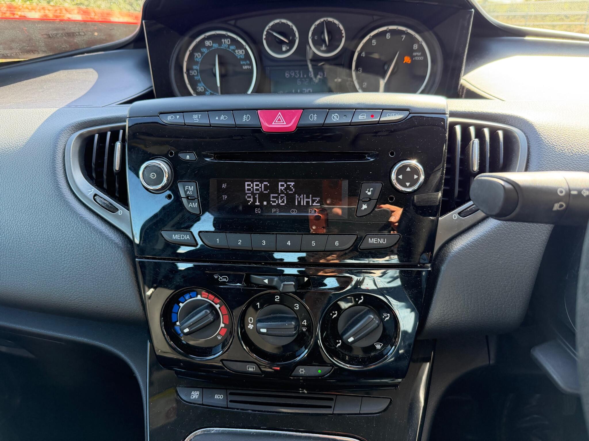 Chrysler Ypsilon view 31