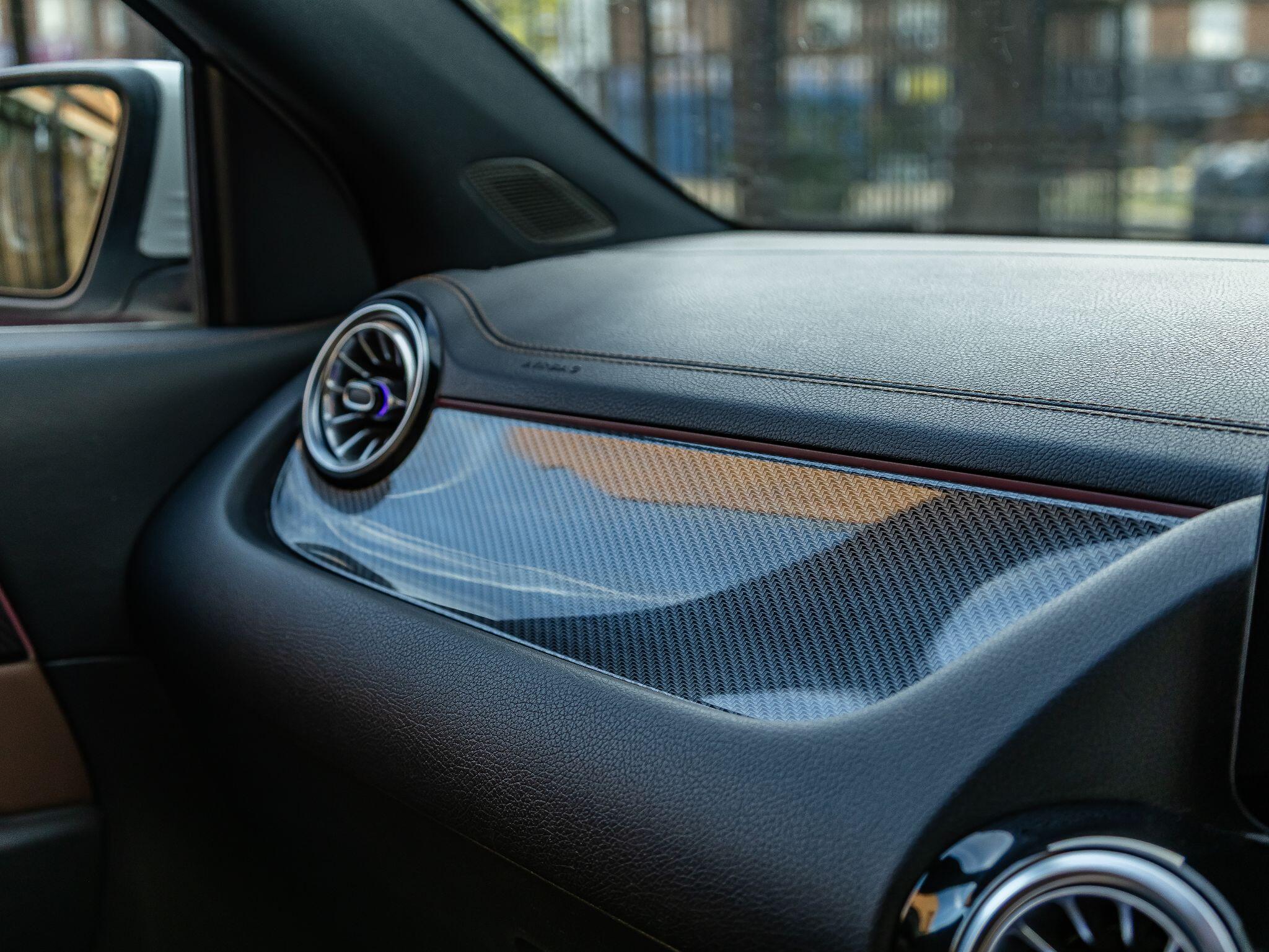 Mercedes-Benz GLA view 13