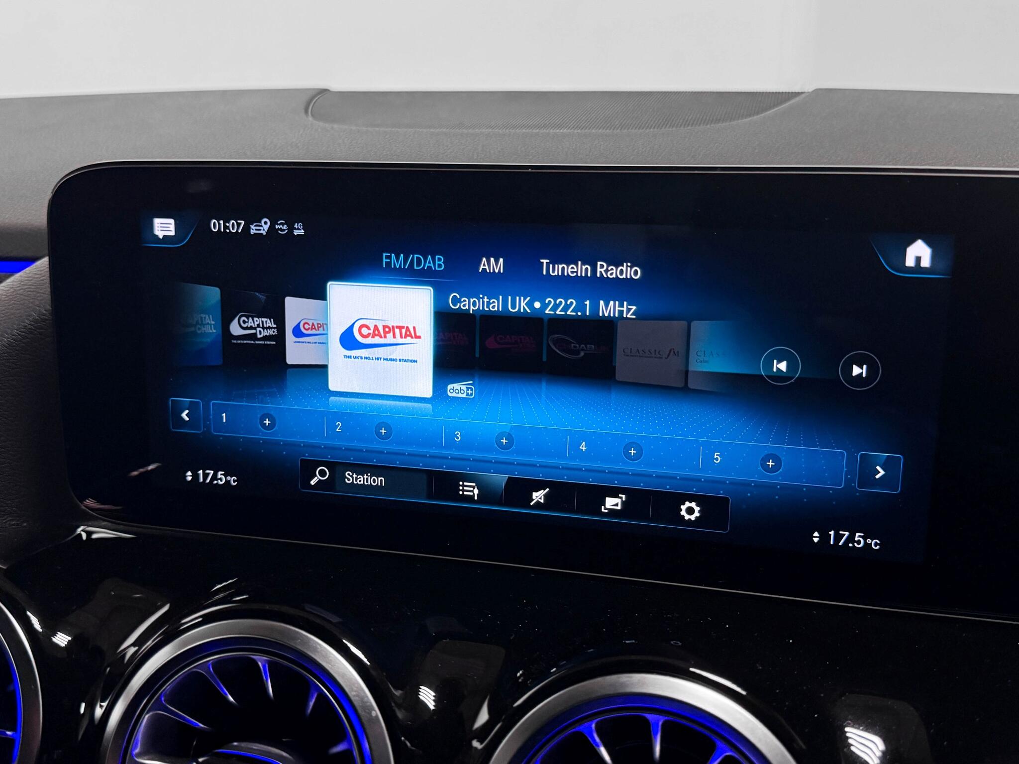 Mercedes-Benz Gla view 43