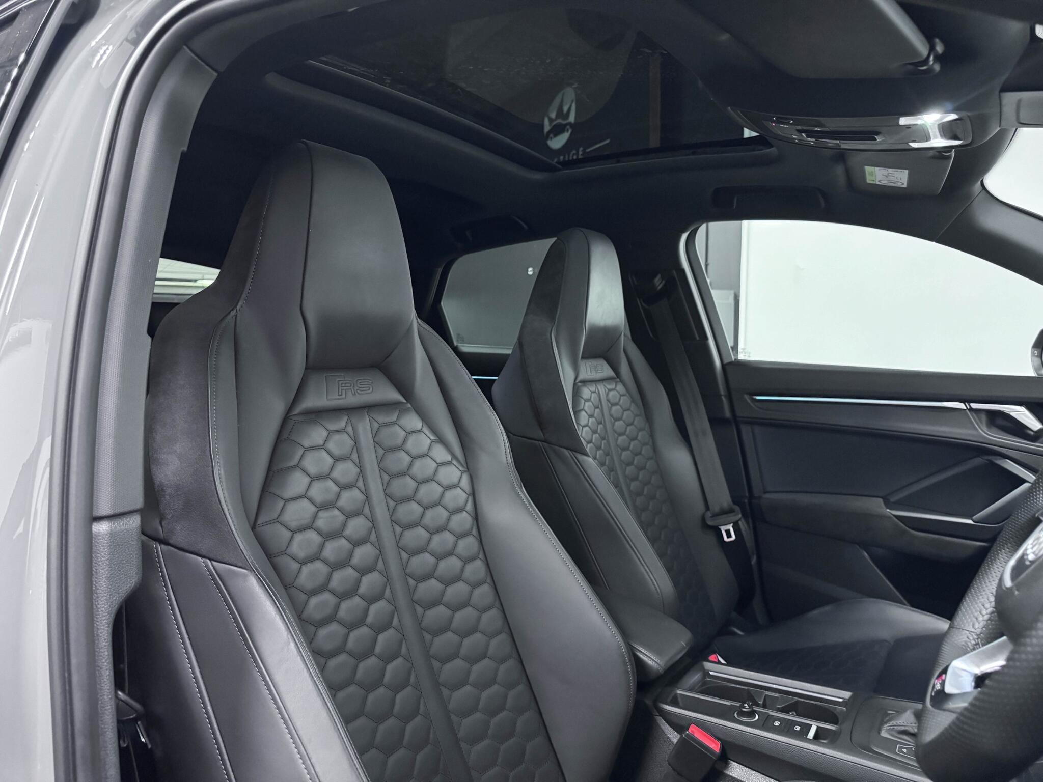 Audi RS Q3 view 32