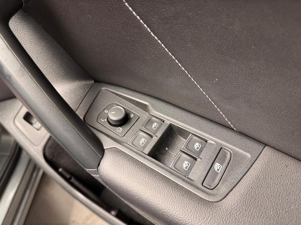 Volkswagen Tiguan view 13