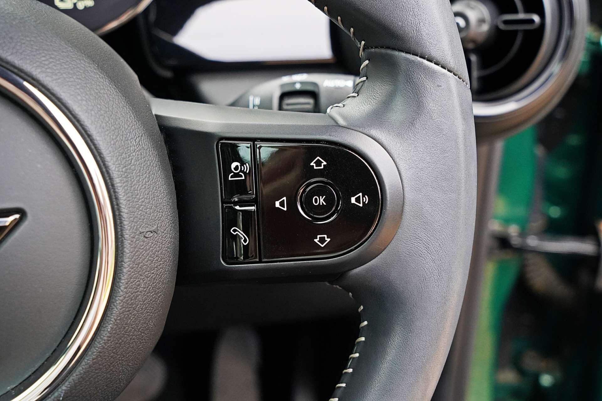 Mini Hatch view 28