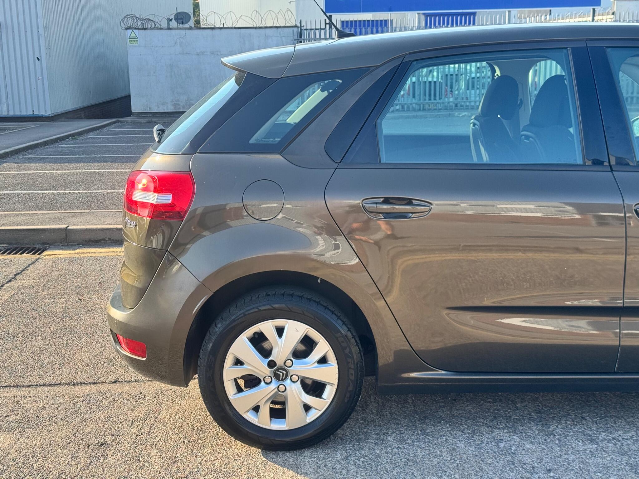Citroen C4 Picasso view 43