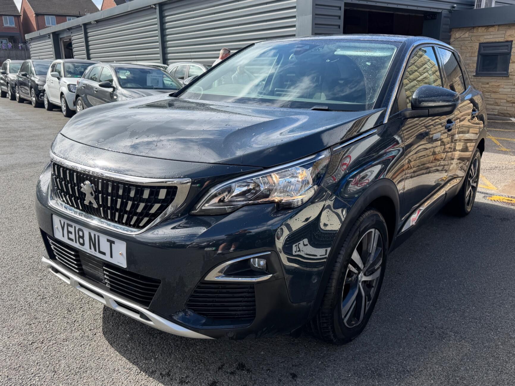 Peugeot 3008 view 5