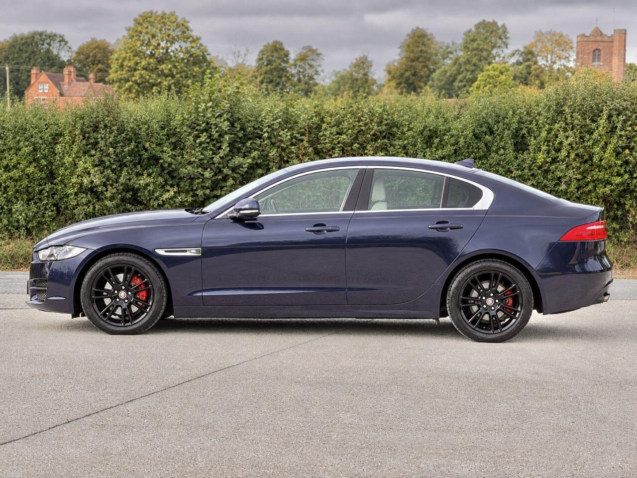 Jaguar Xe view 9