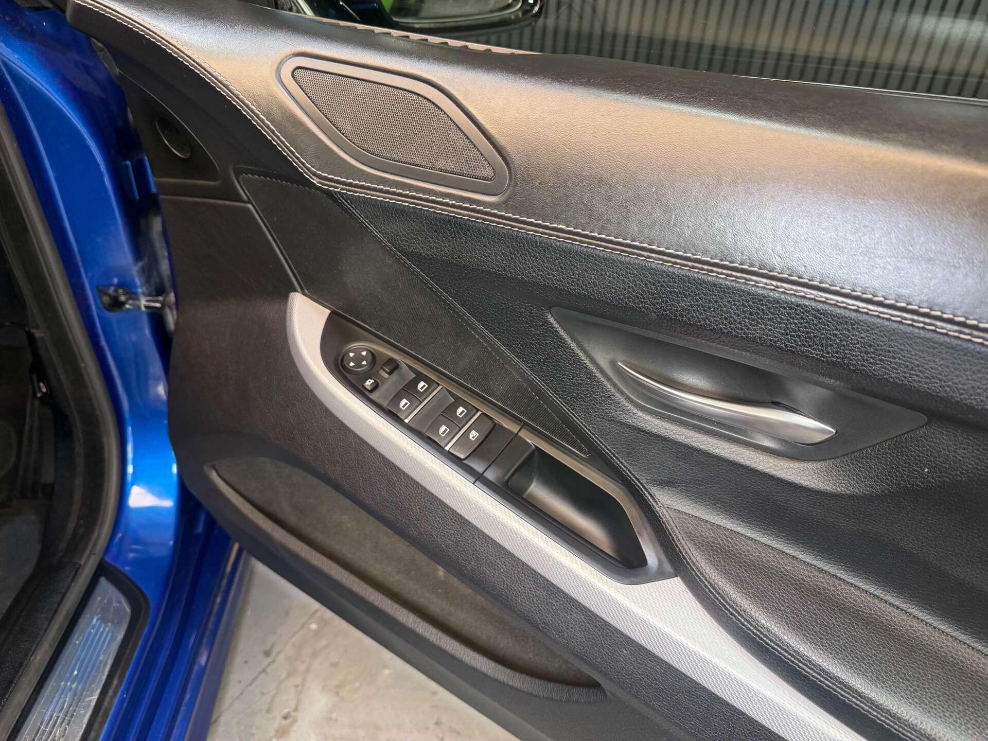 BMW 6 Series view 32
