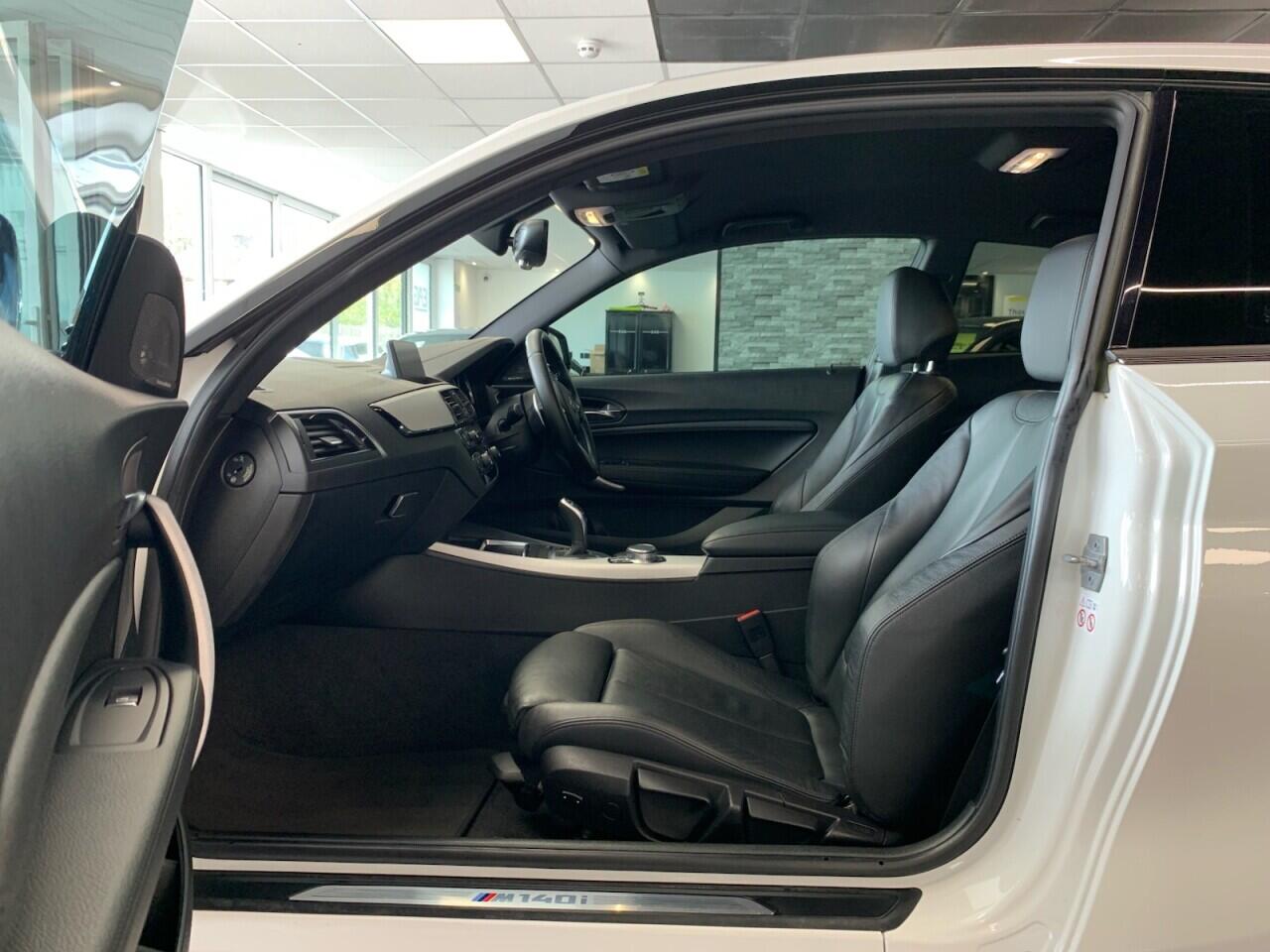 BMW 1 Series view 25