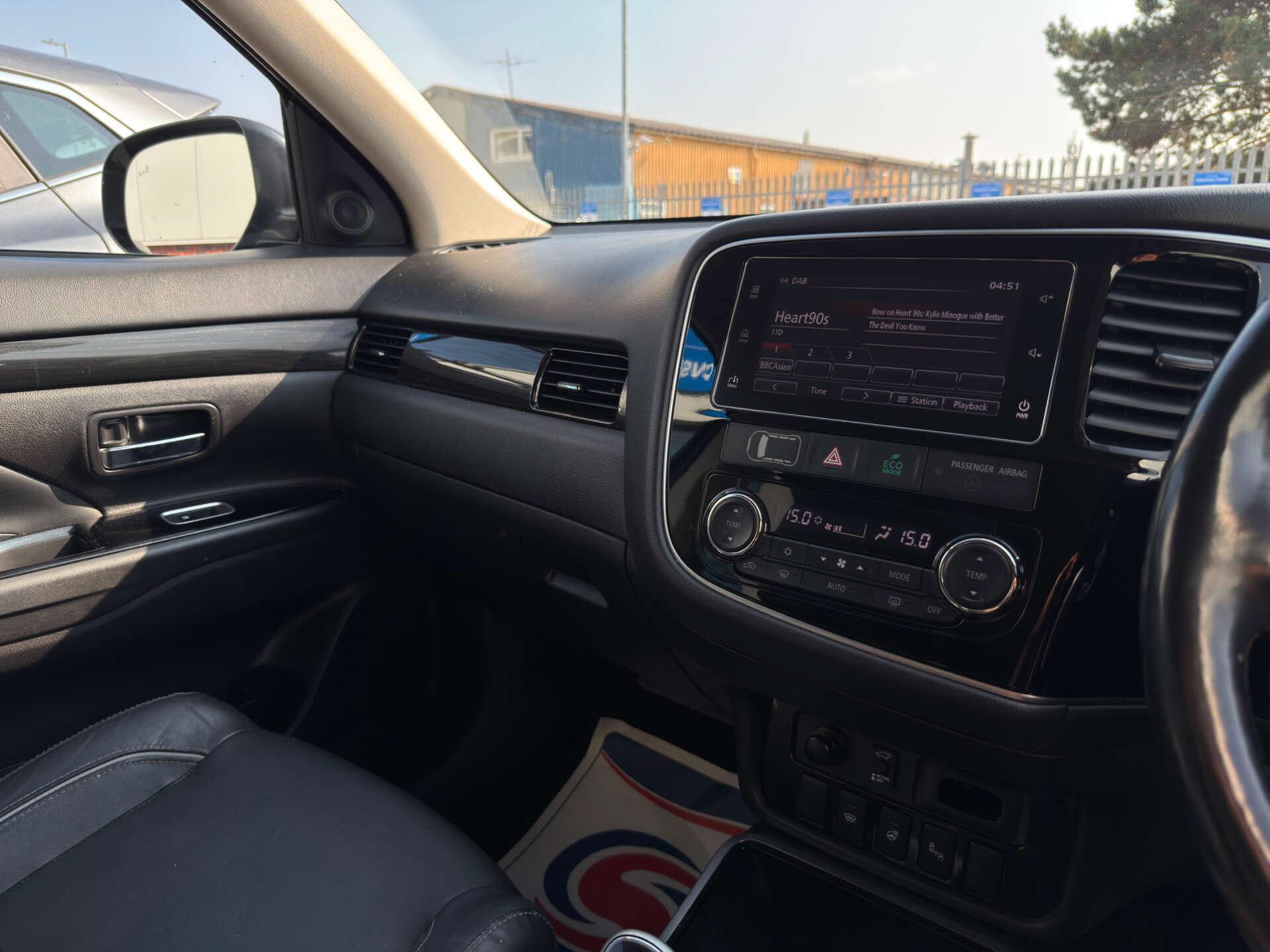 Mitsubishi Outlander view 54