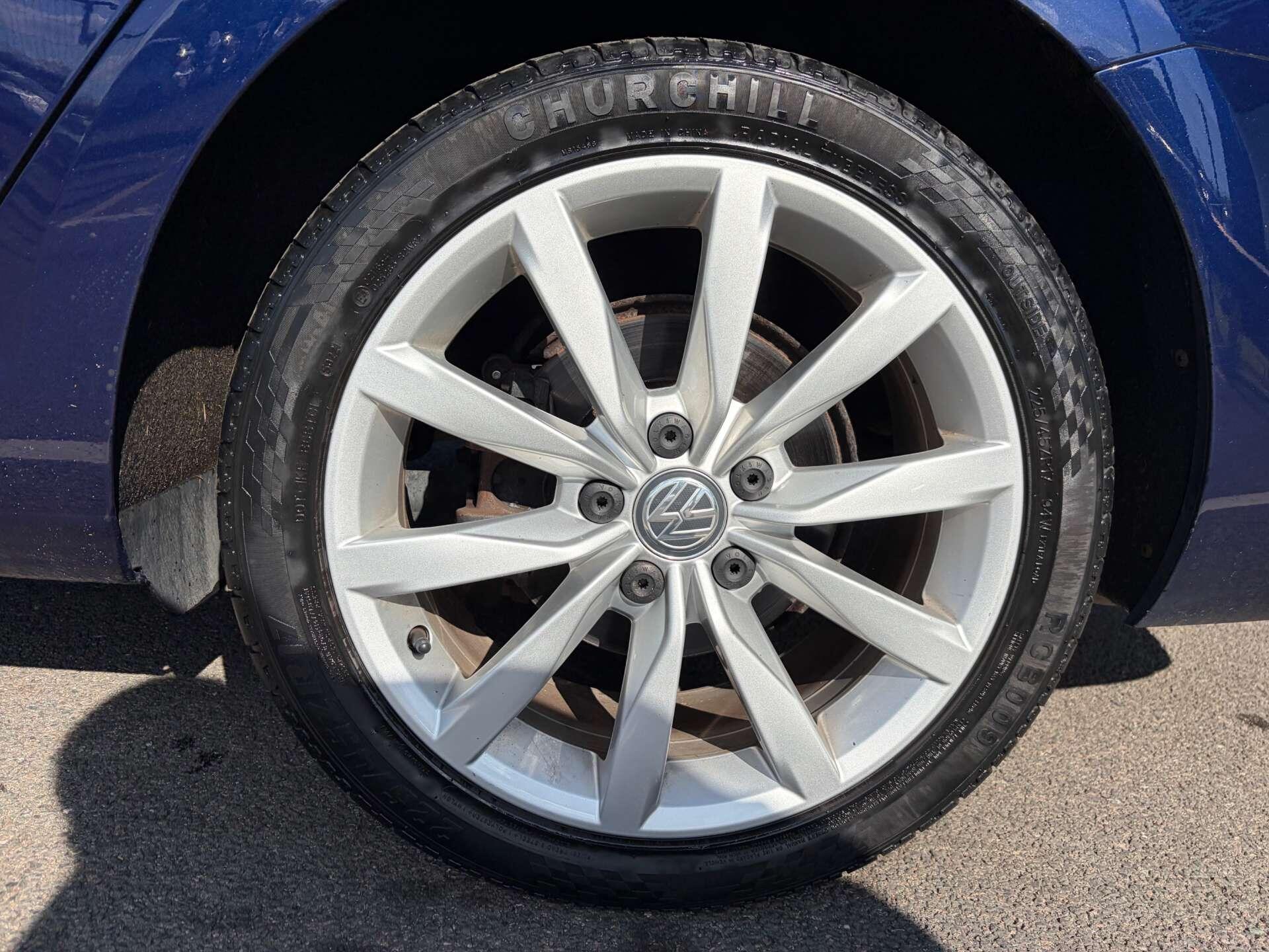Volkswagen Golf view 12