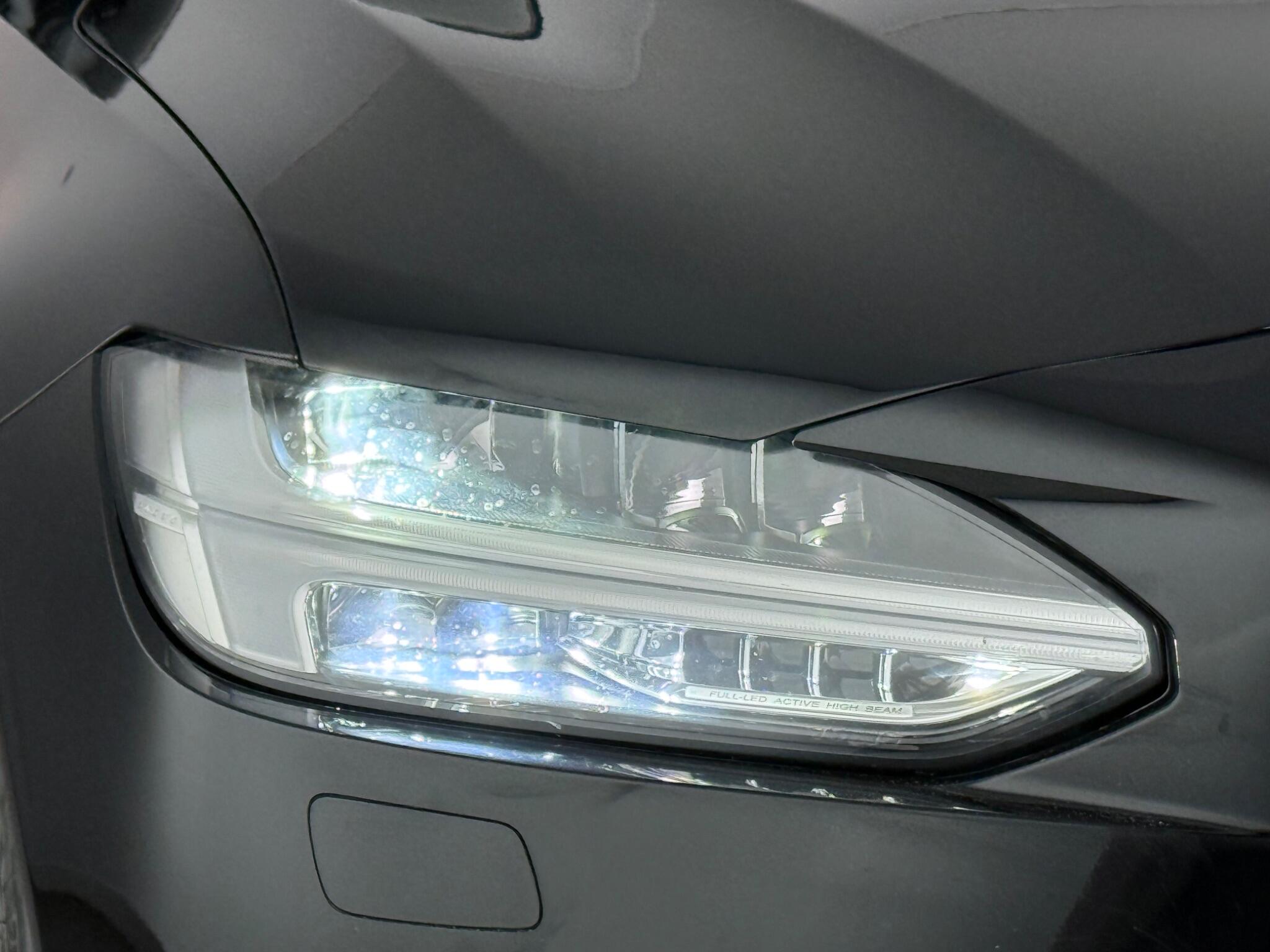 Volvo S90 view 10