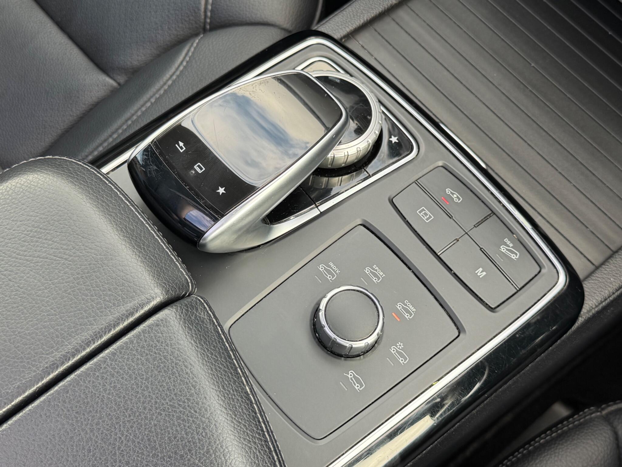Mercedes-Benz GLE view 42