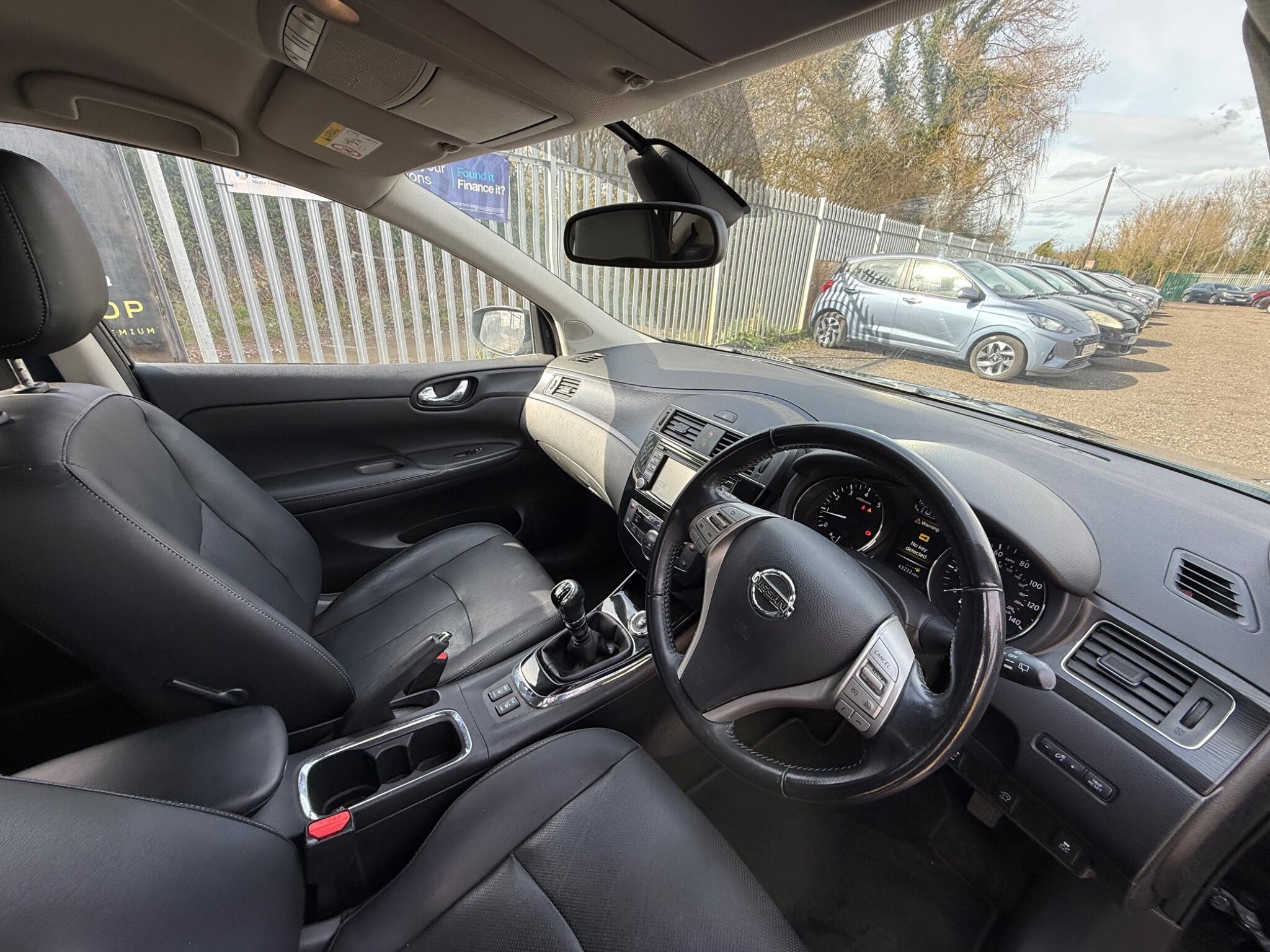 2016 Nissan Pulsar image 10