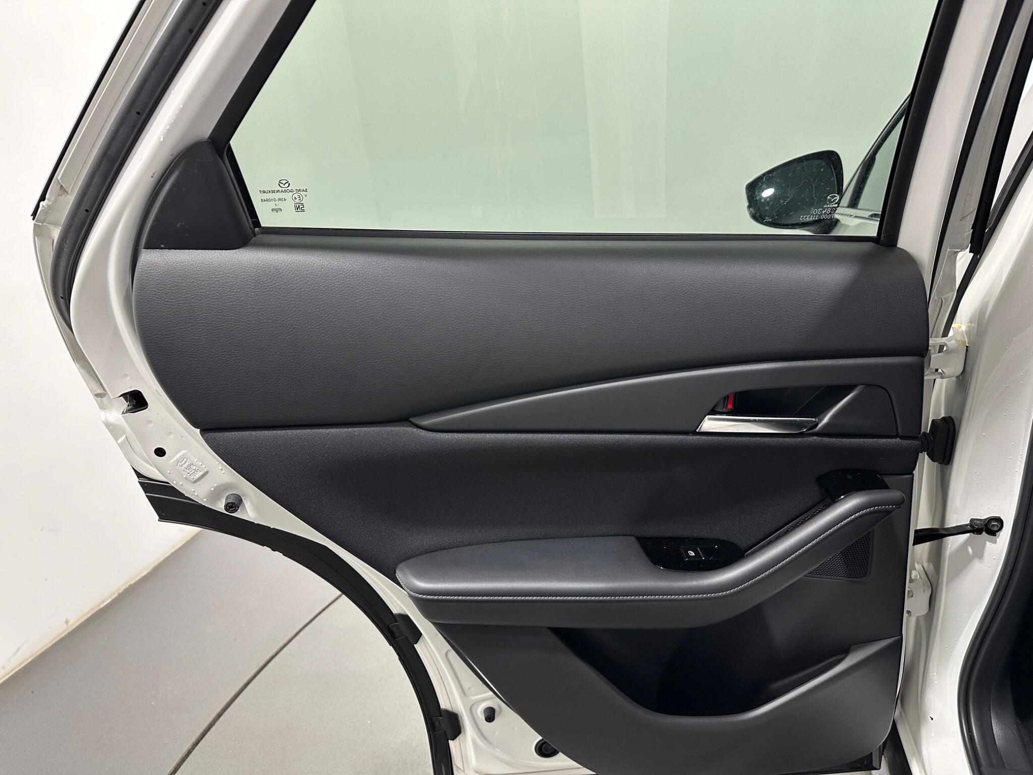 Mazda CX-30 view 41
