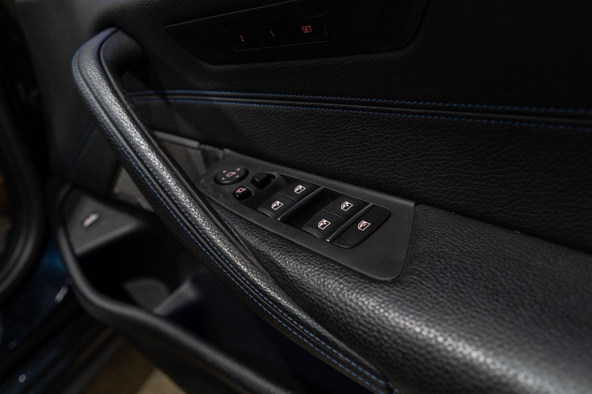 BMW 5 Series view 32