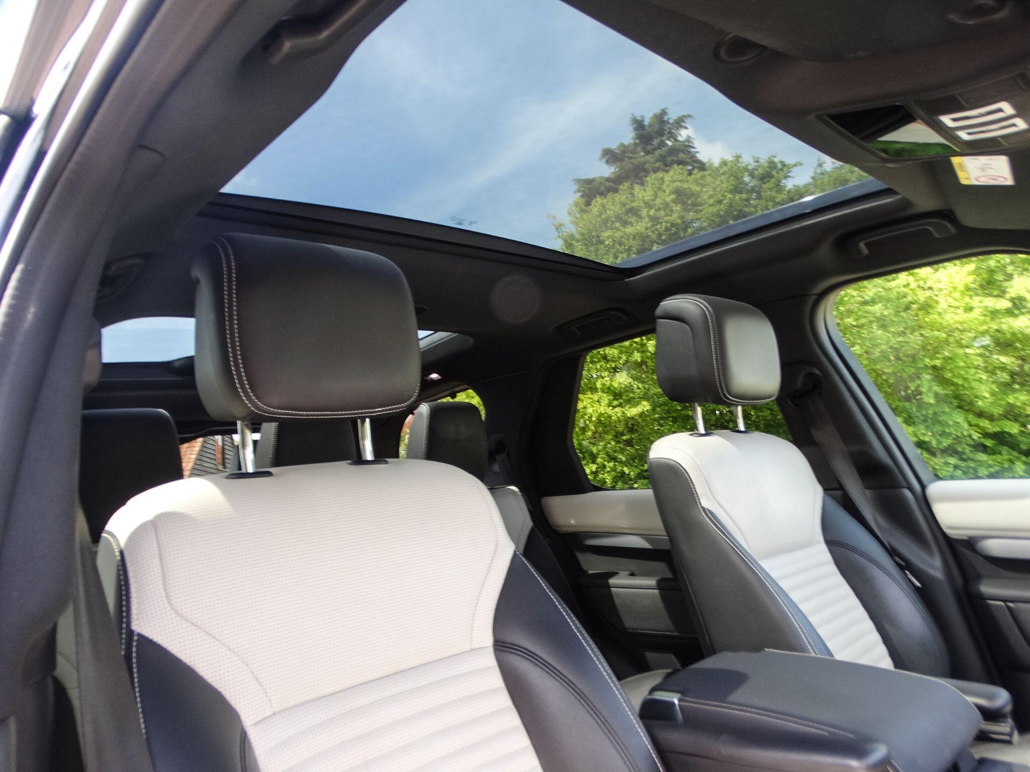 Land Rover Discovery 3 view 21