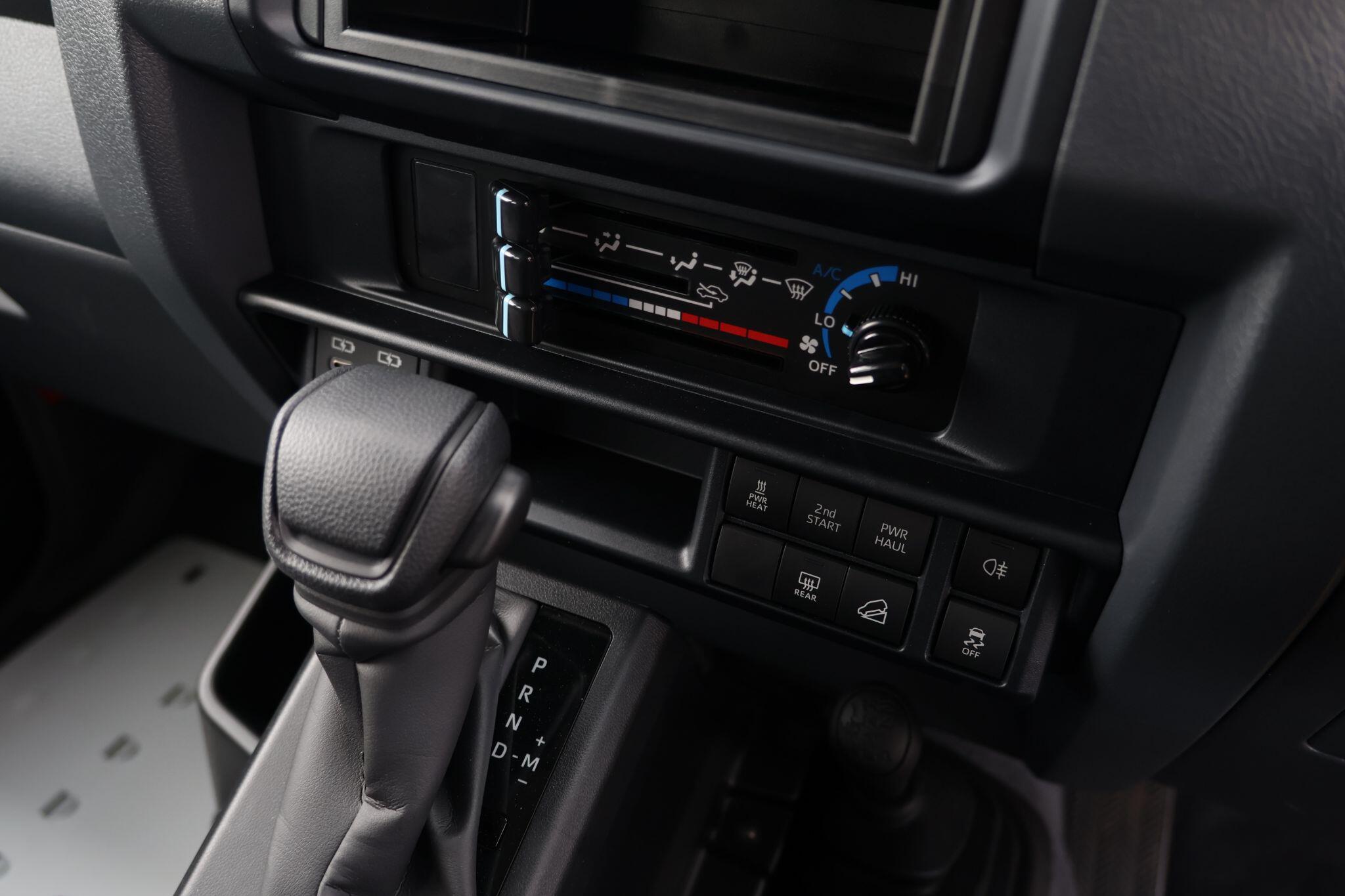 Toyota Land Cruiser view 48