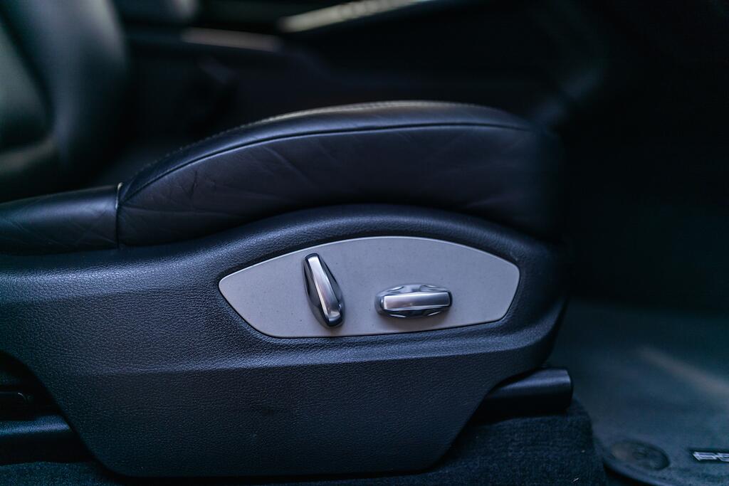 Porsche Macan view 20