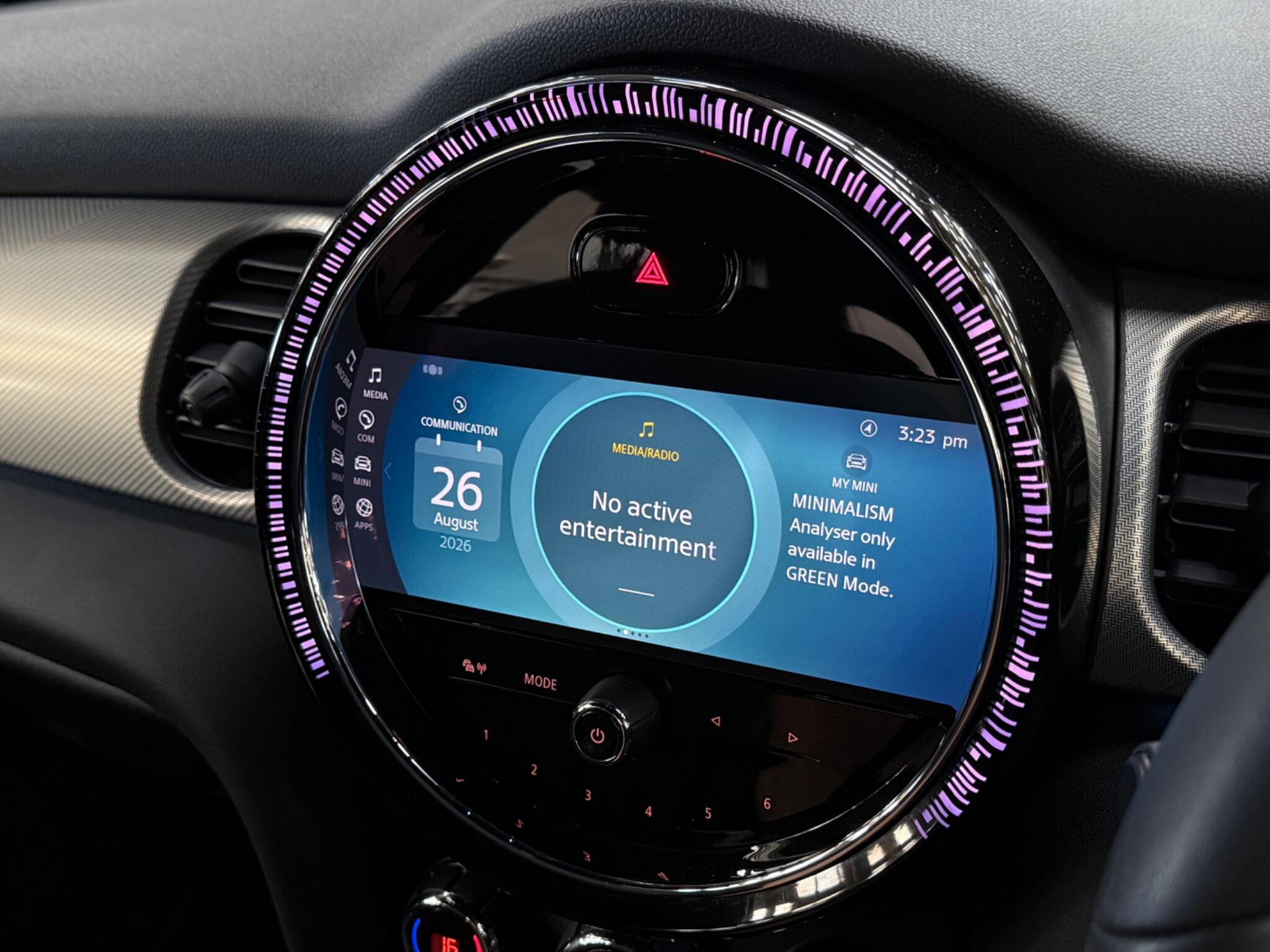Mini Hatch view 24